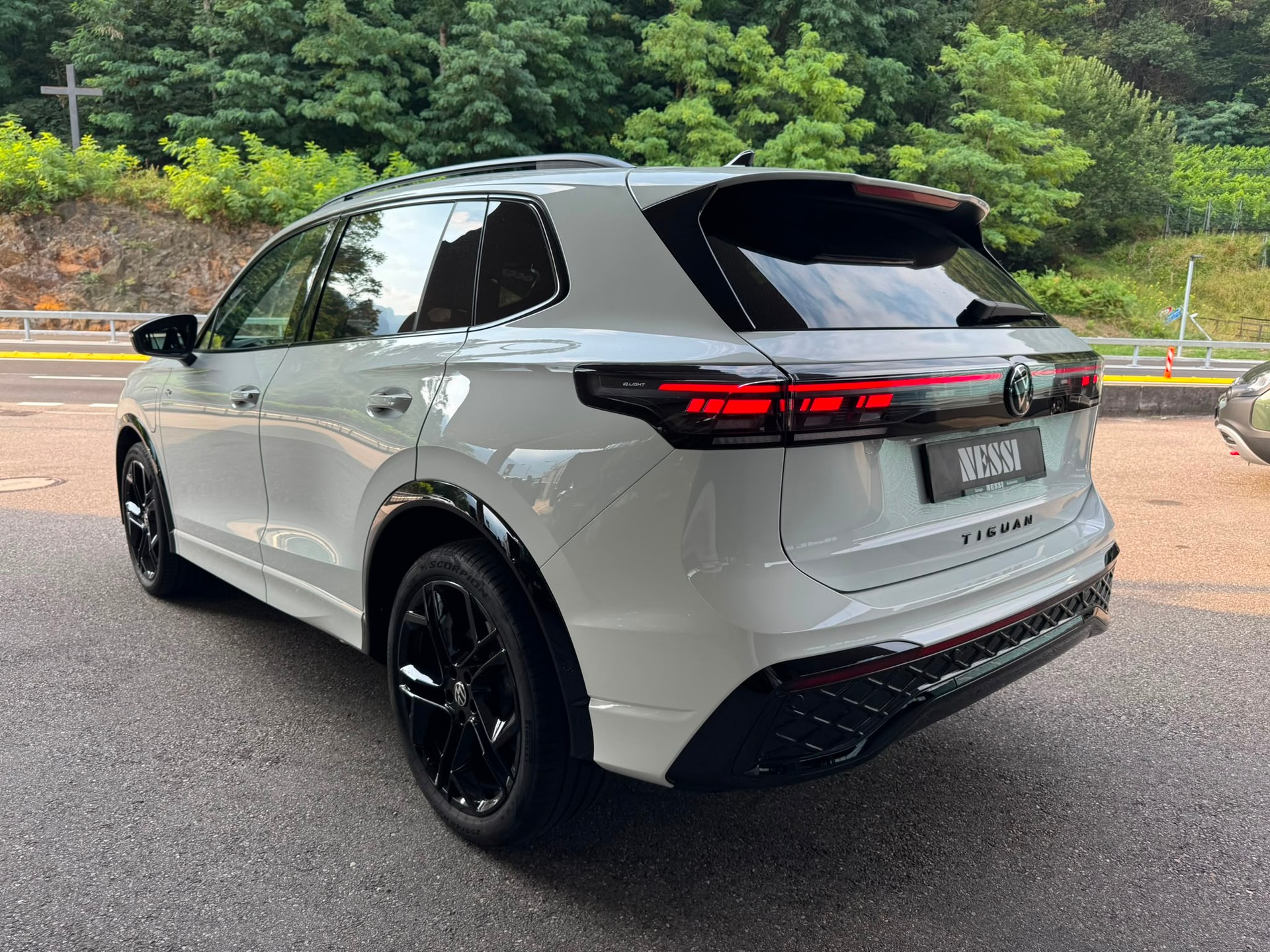 VW Tiguan 1.5 TSI evo2 eHybrid R-Line DSG-showroom-element-3