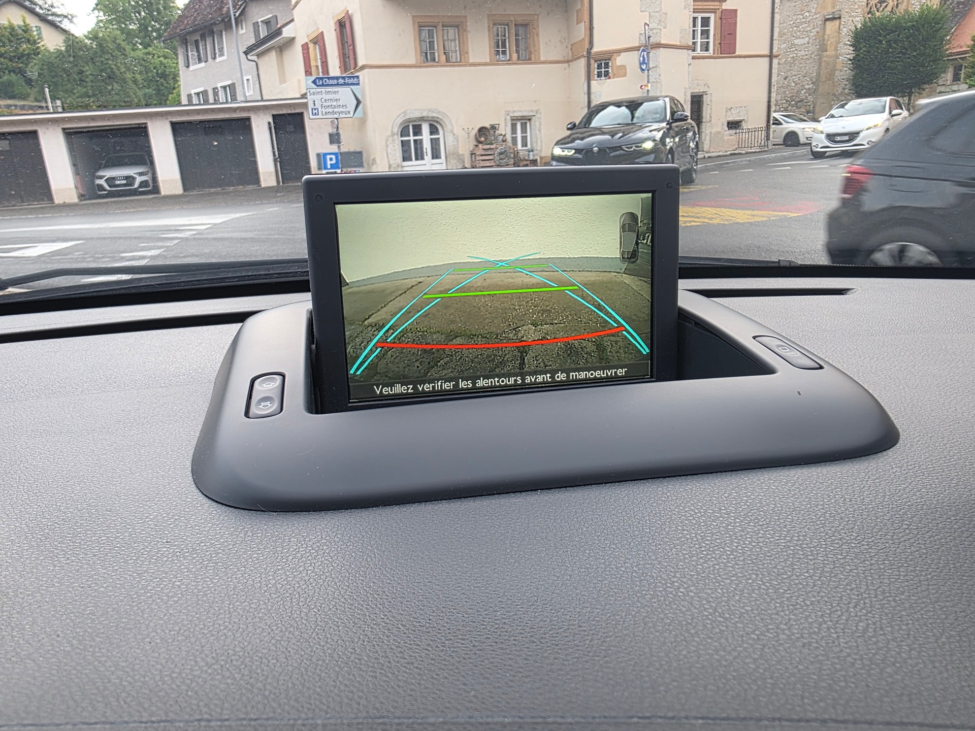 PEUGEOT 3008 2.0 Blue HDI Allure-image-7