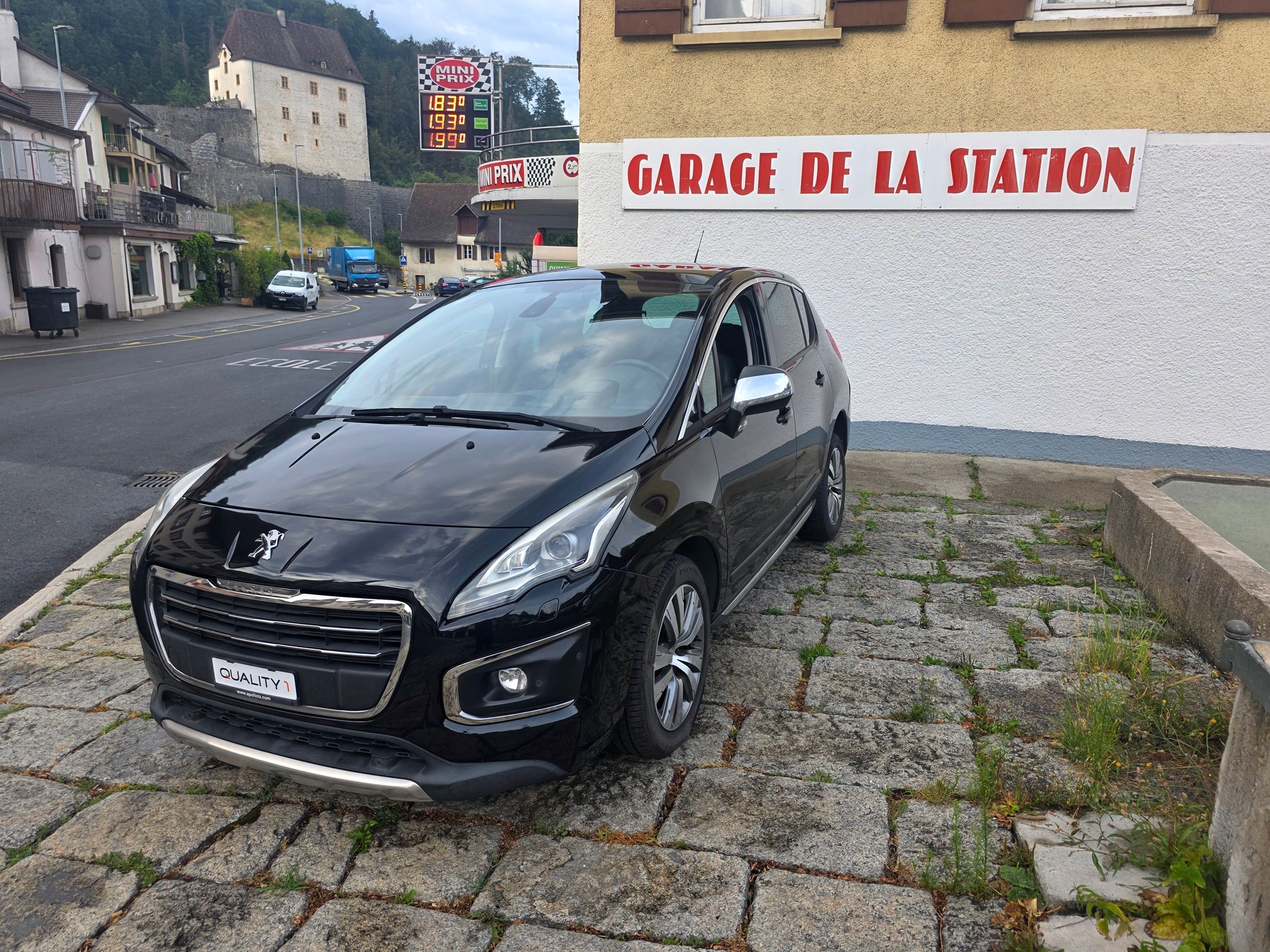 PEUGEOT 3008 2.0 Blue HDI Allure
