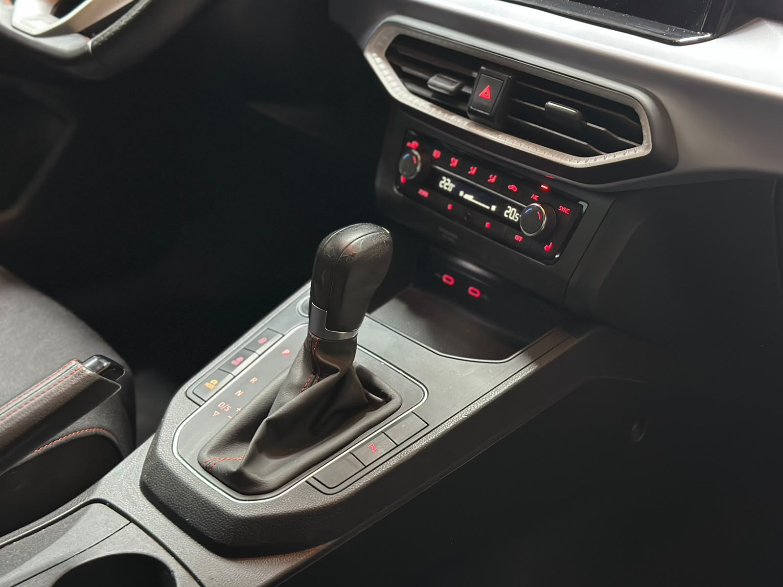 SEAT Ibiza 1.0 EcoTSI FR DSG-image-11