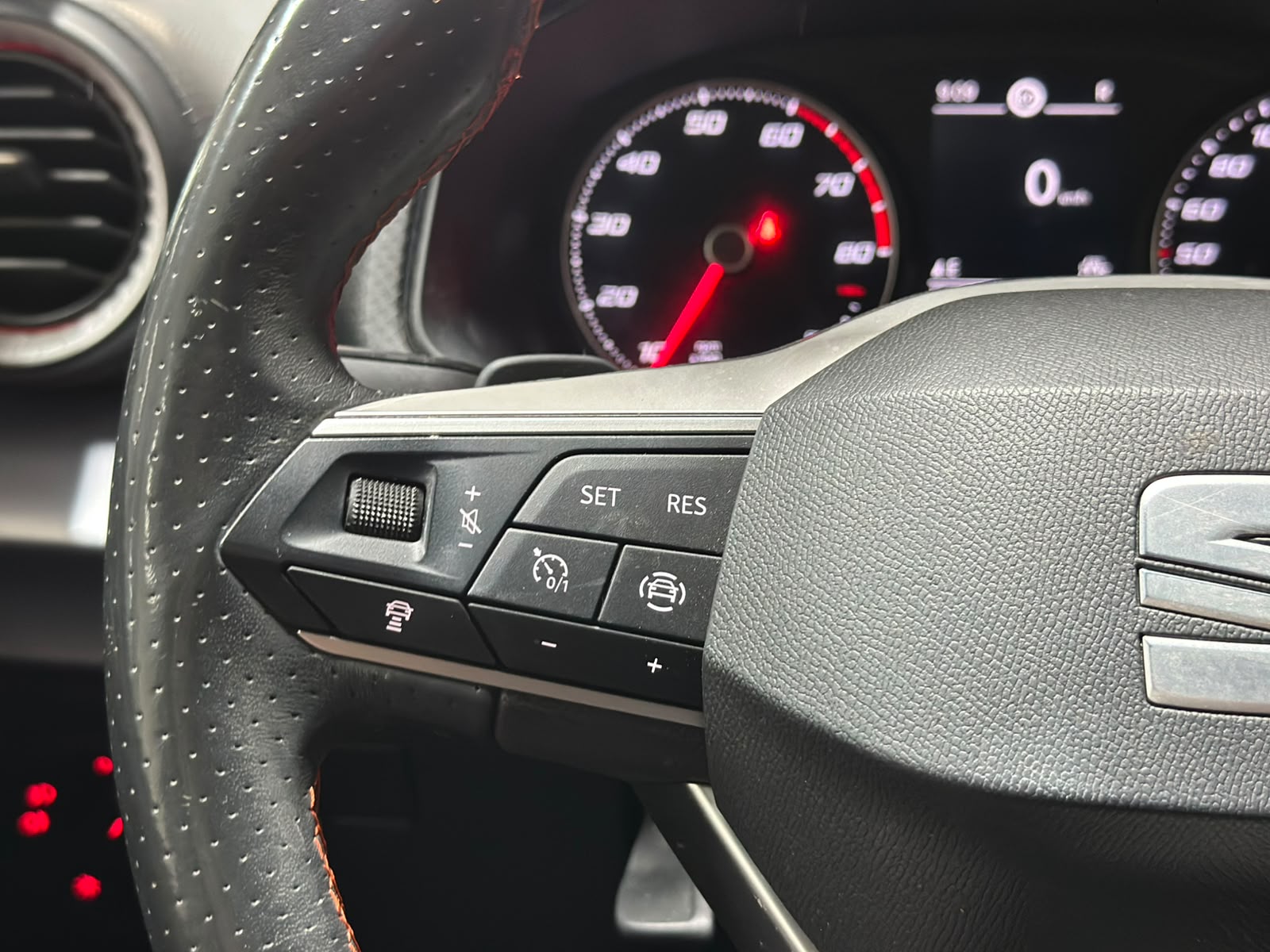 SEAT Ibiza 1.0 EcoTSI FR DSG-image-8