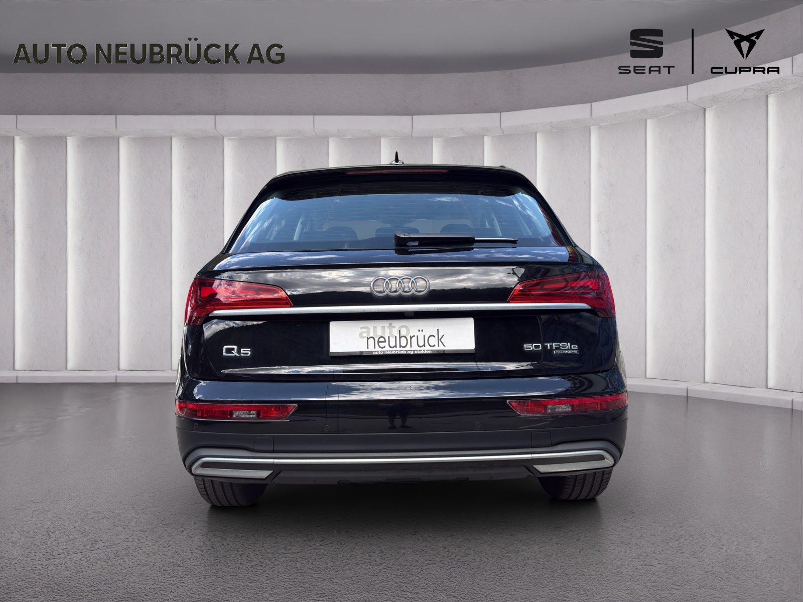 AUDI Q5 50 TFSI e PHEV quattro S-tronic-showroom-element-2