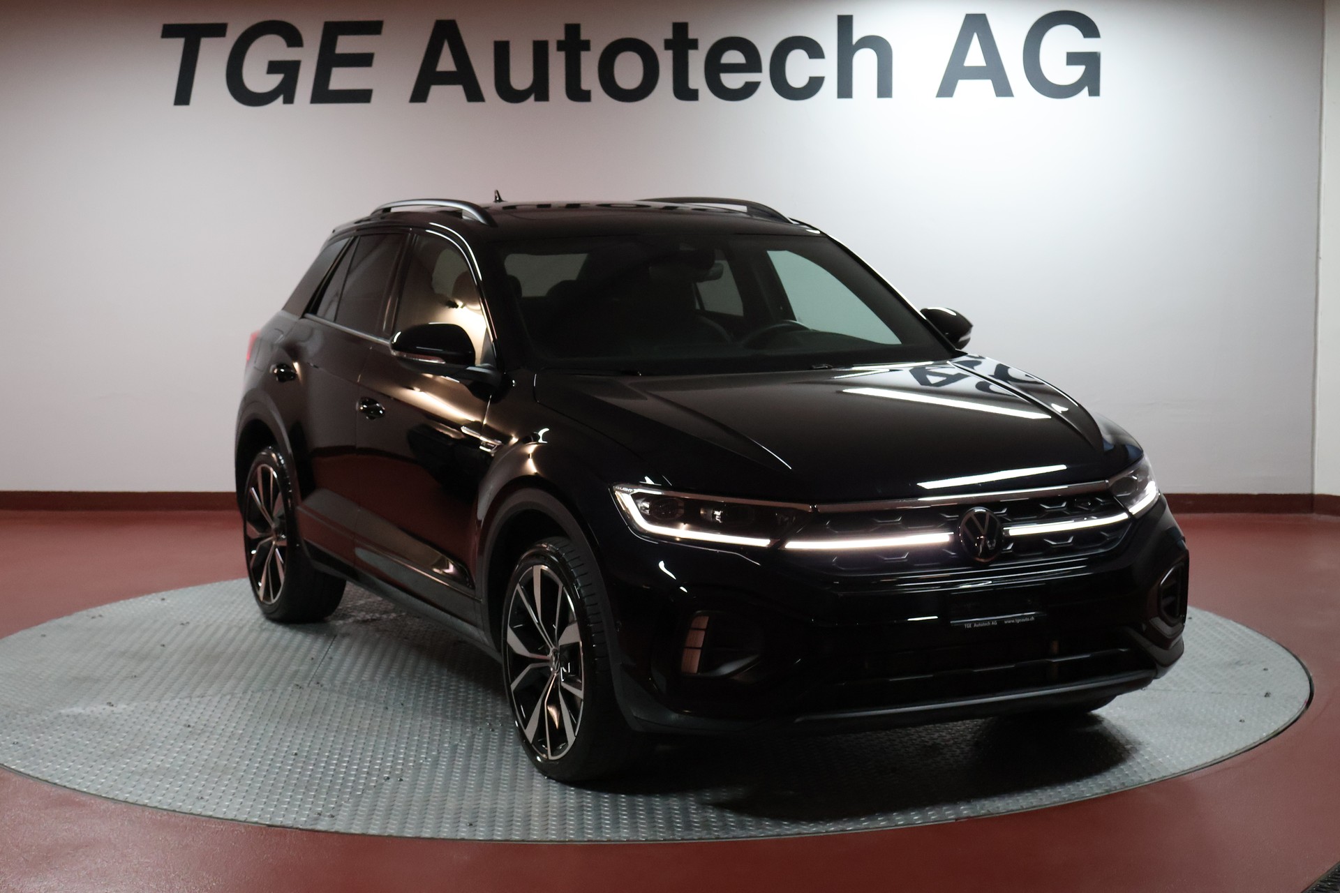 VW T-Roc 2.0 TSI R-Line DSG 4Motion-showroom-element-2