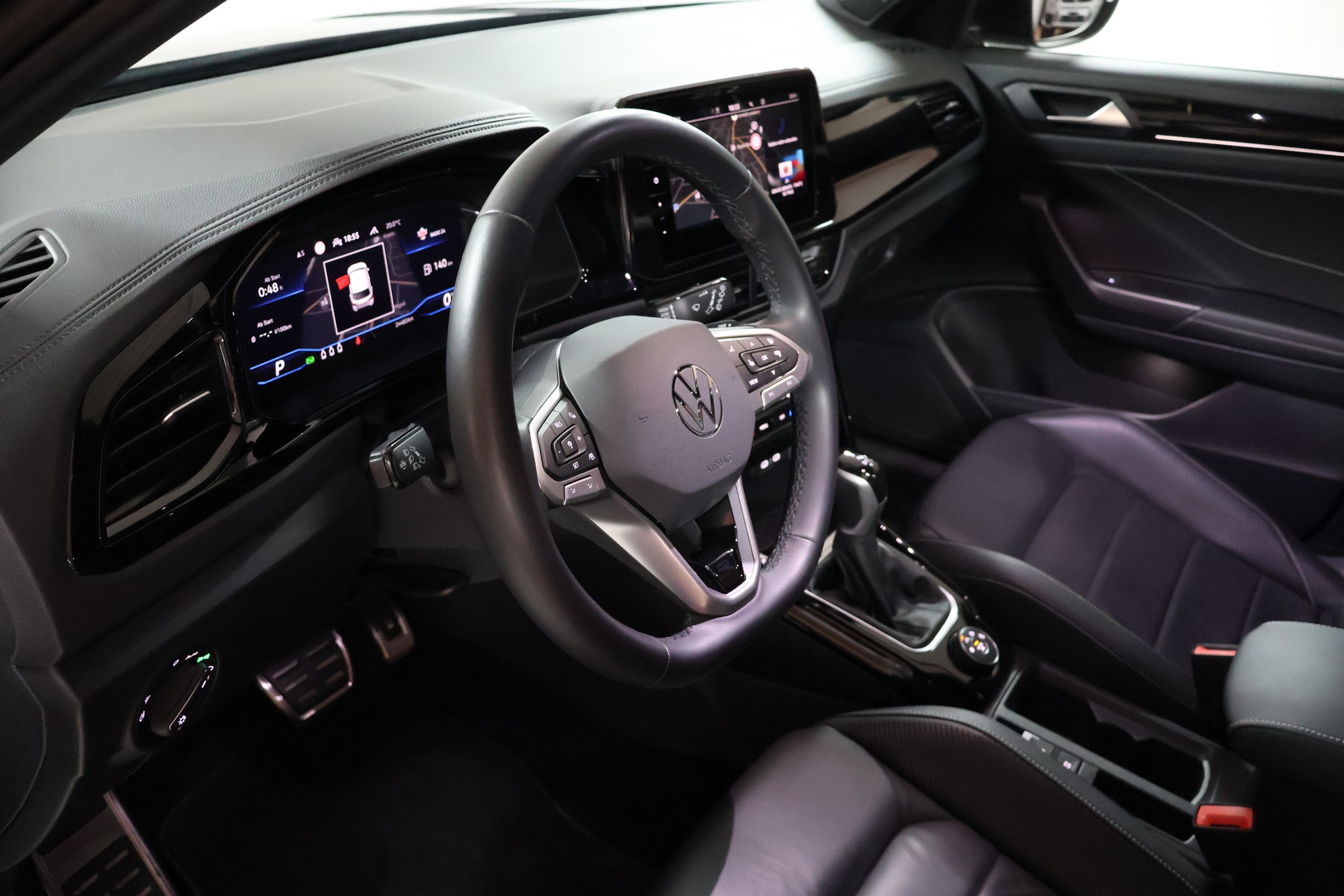 VW T-Roc 2.0 TSI R-Line DSG 4Motion-image-5
