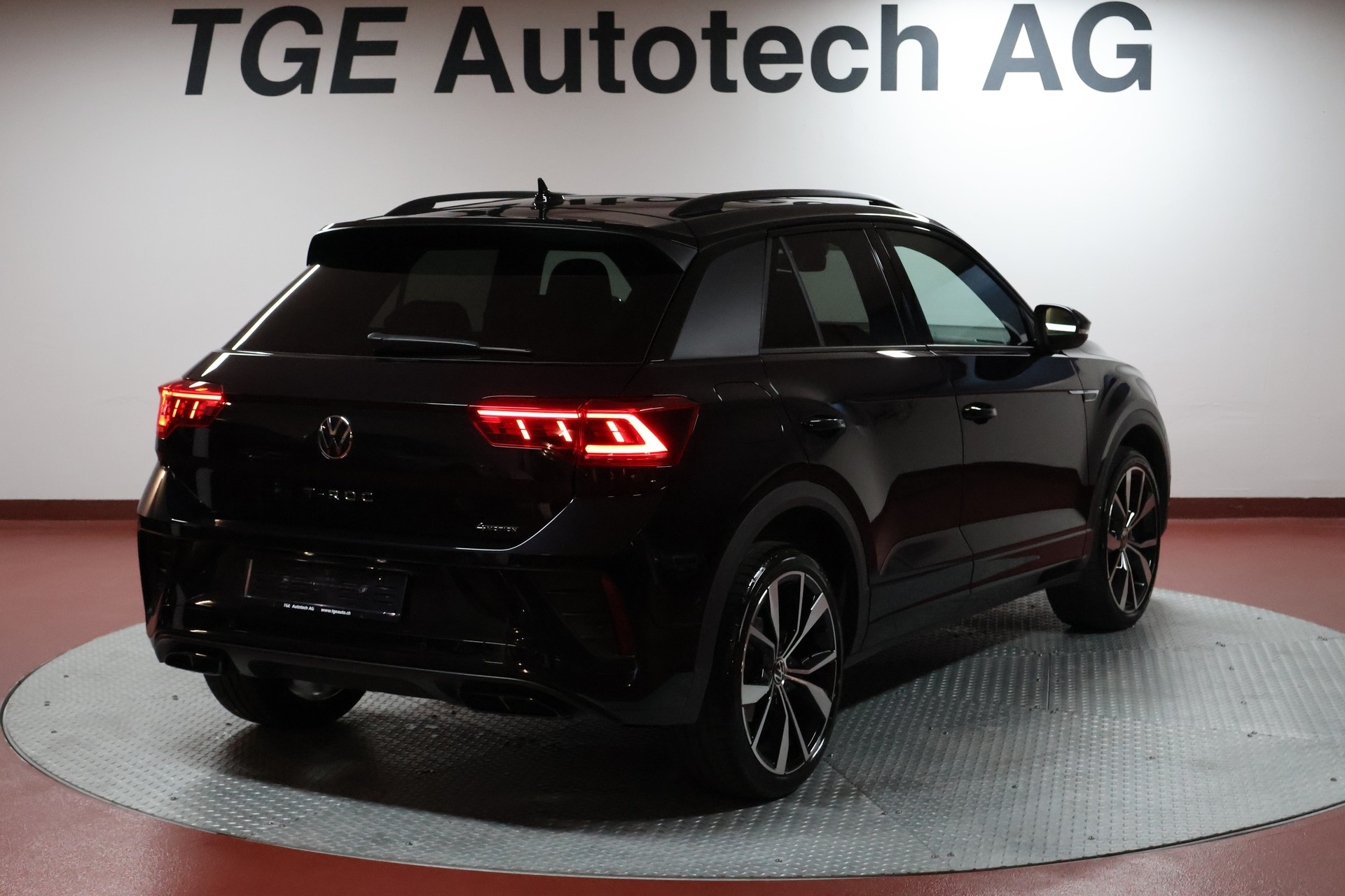 VW T-Roc 2.0 TSI R-Line DSG 4Motion-image-20
