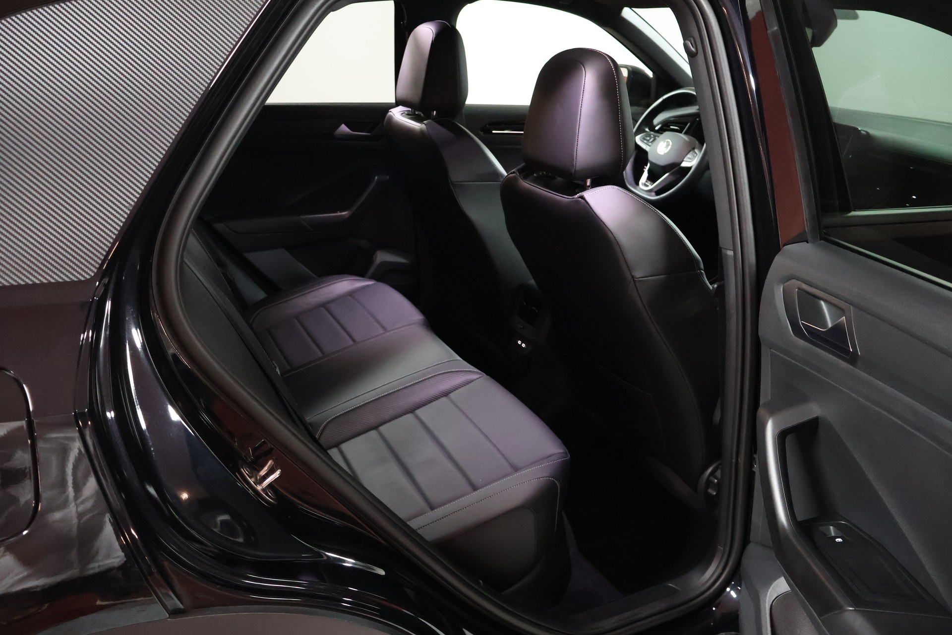 VW T-Roc 2.0 TSI R-Line DSG 4Motion-image-12