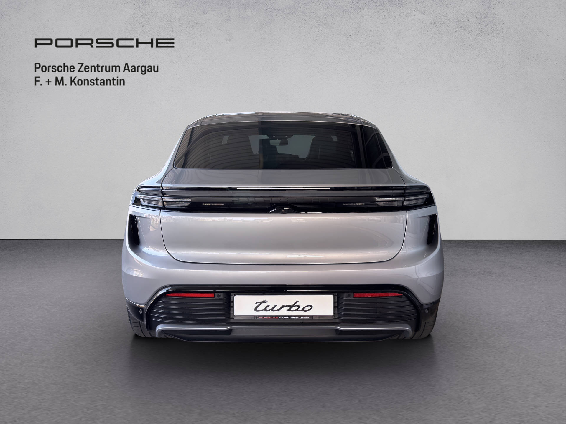 PORSCHE Macan Turbo-image-4