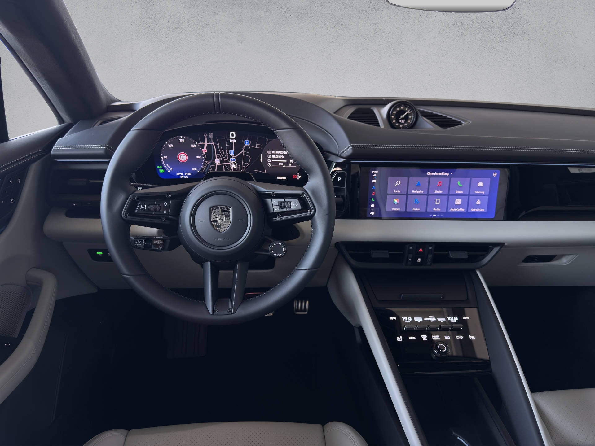 PORSCHE Macan Turbo-image-5