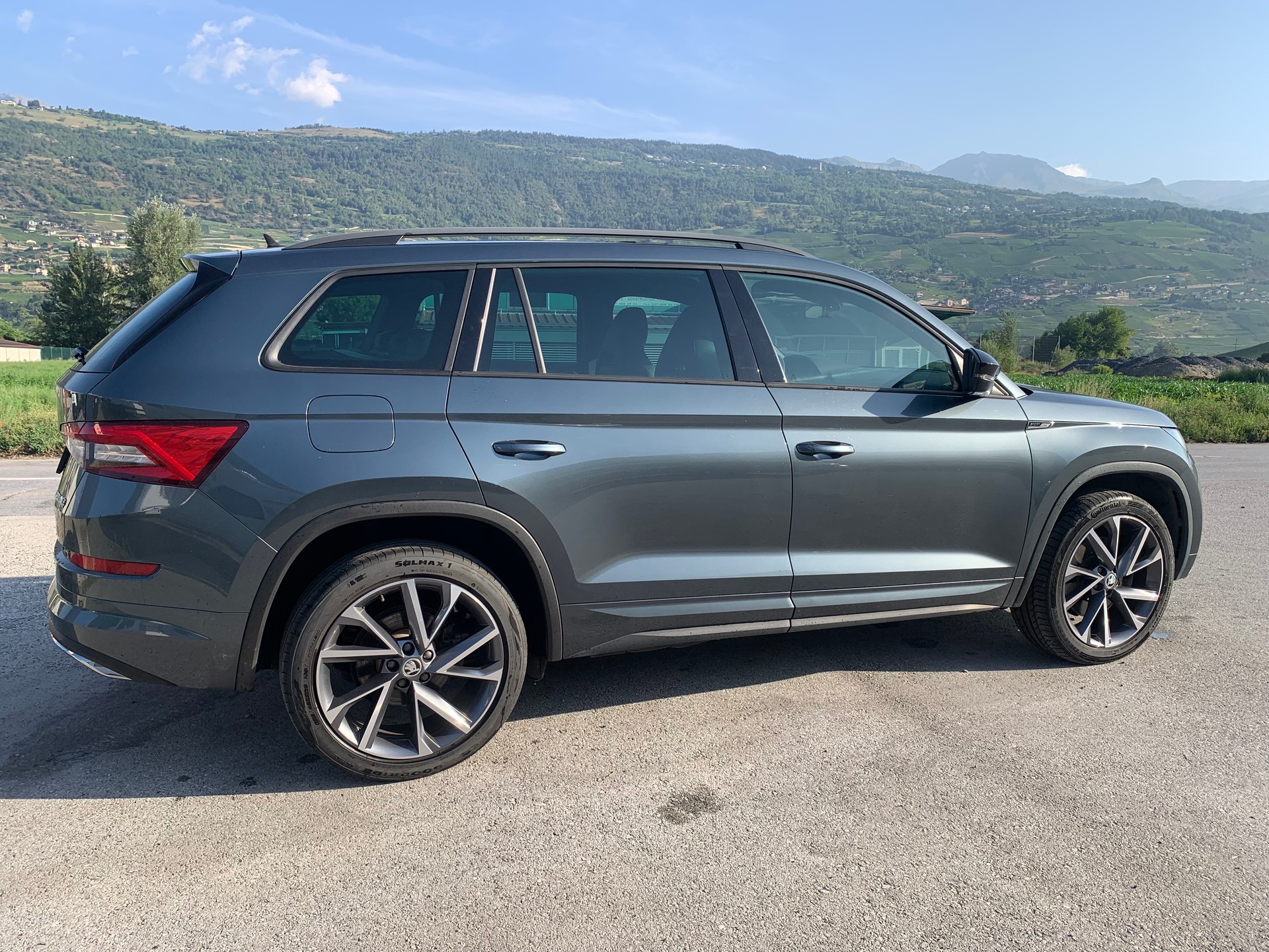 SKODA Kodiaq 2.0 TSI 4x4 Sport Line-image-4