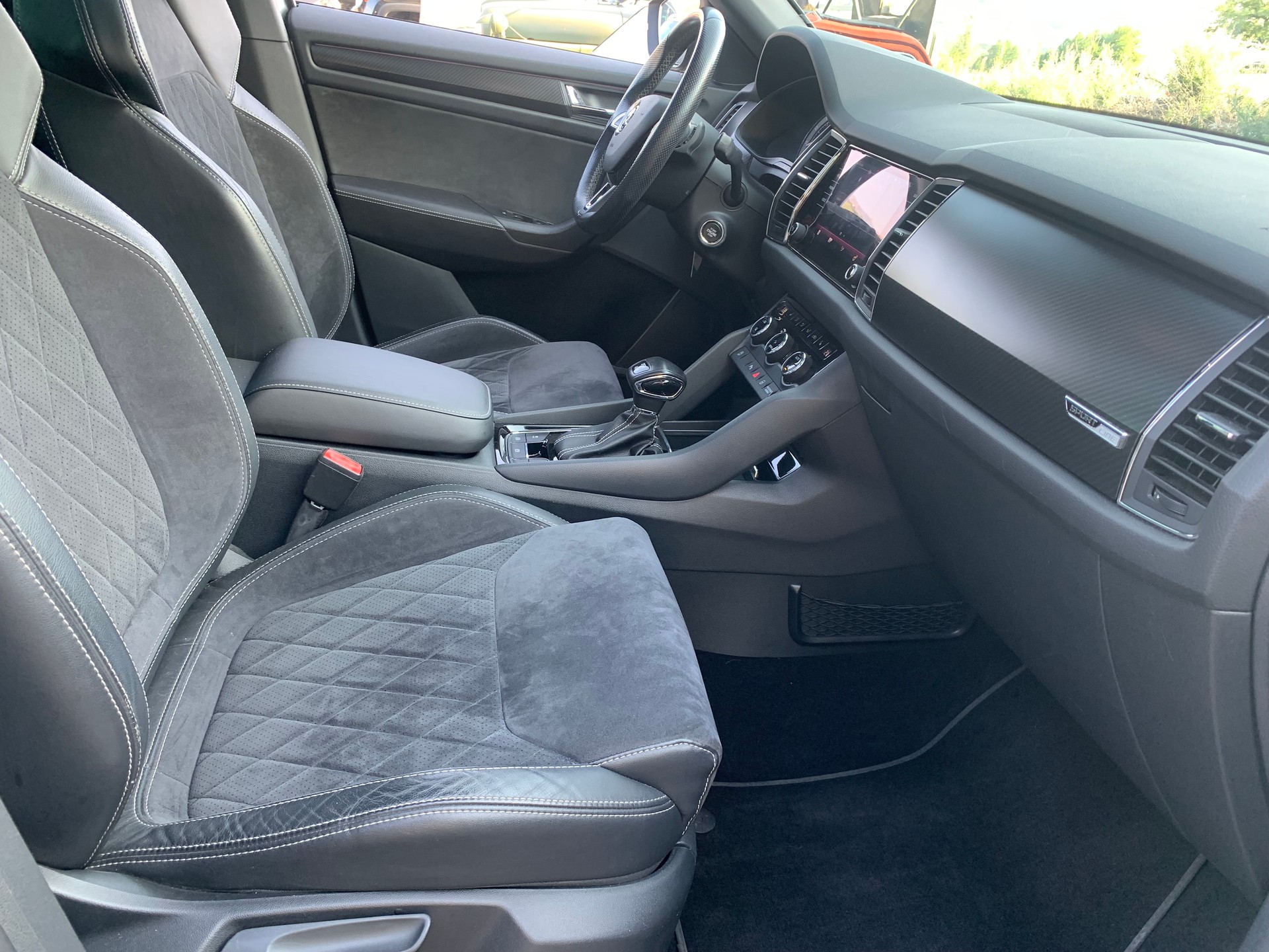 SKODA Kodiaq 2.0 TSI 4x4 Sport Line-image-19