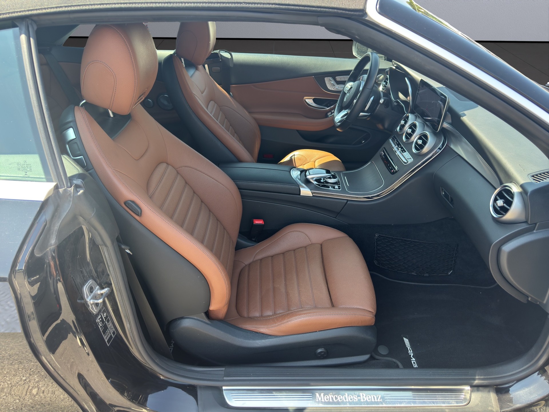MERCEDES-BENZ C 200 AMG Line Cabriolet 4Matic 9G-Tronic-image-14