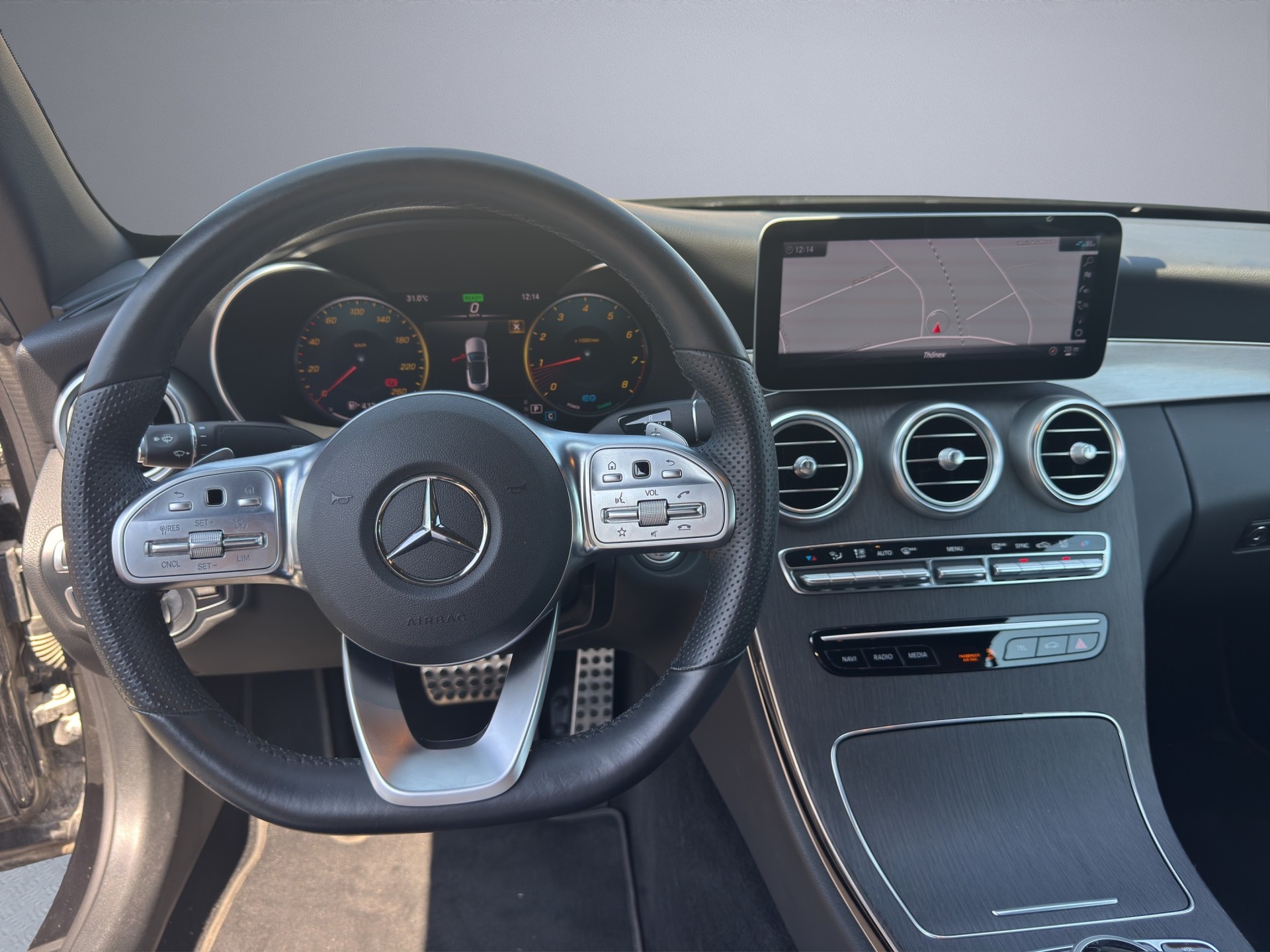 MERCEDES-BENZ C 200 AMG Line Cabriolet 4Matic 9G-Tronic-image-11