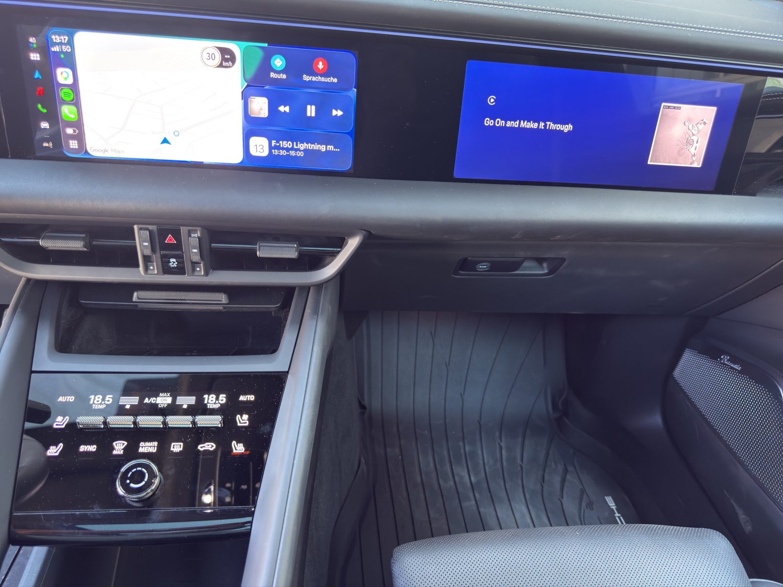 PORSCHE Macan Turbo-image-21