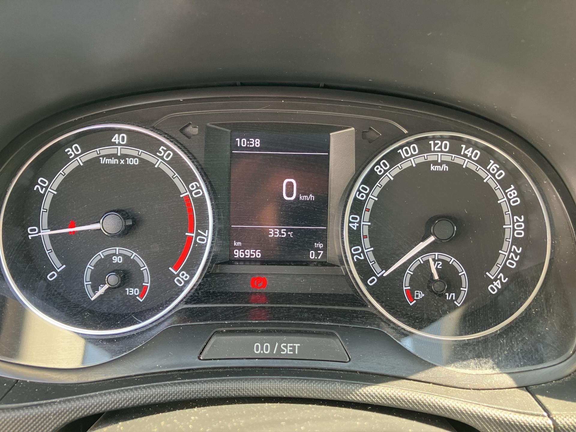 SKODA Fabia Combi 1.0 TSI Ambition-image-10