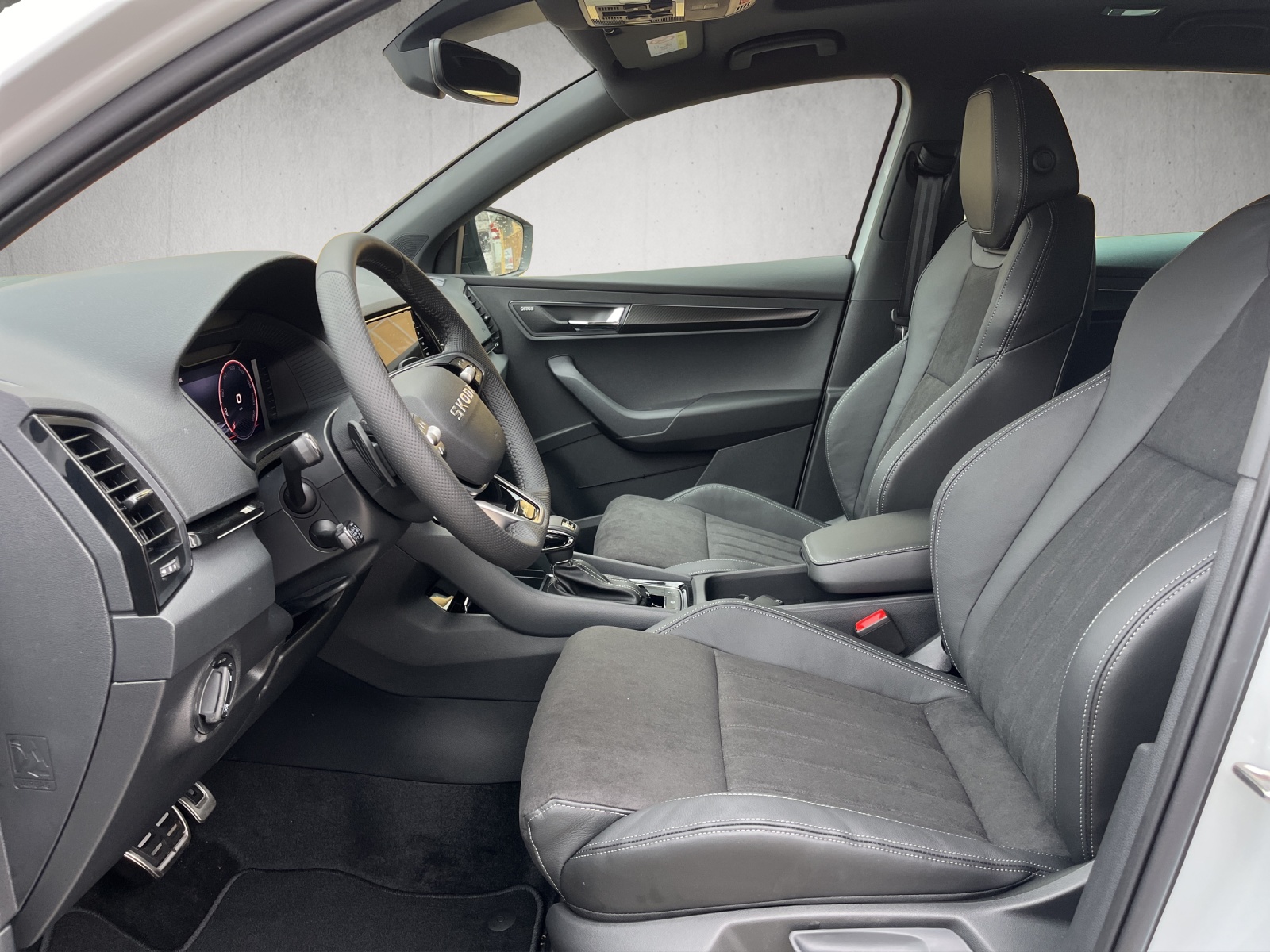 SKODA Karoq 2.0 TDI CR Sport Line 4x4 DSG-image-6