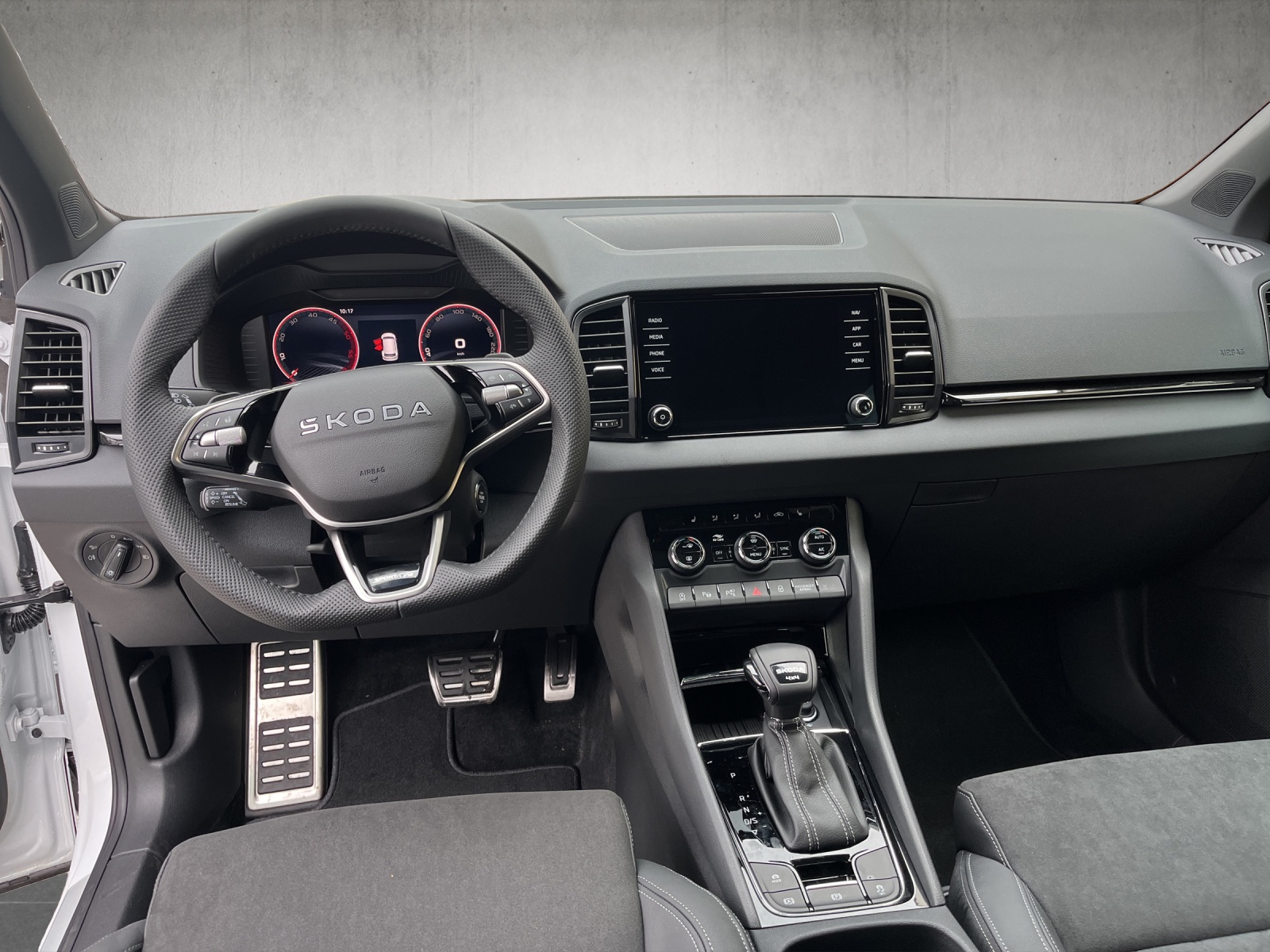 SKODA Karoq 2.0 TDI CR Sport Line 4x4 DSG-image-5