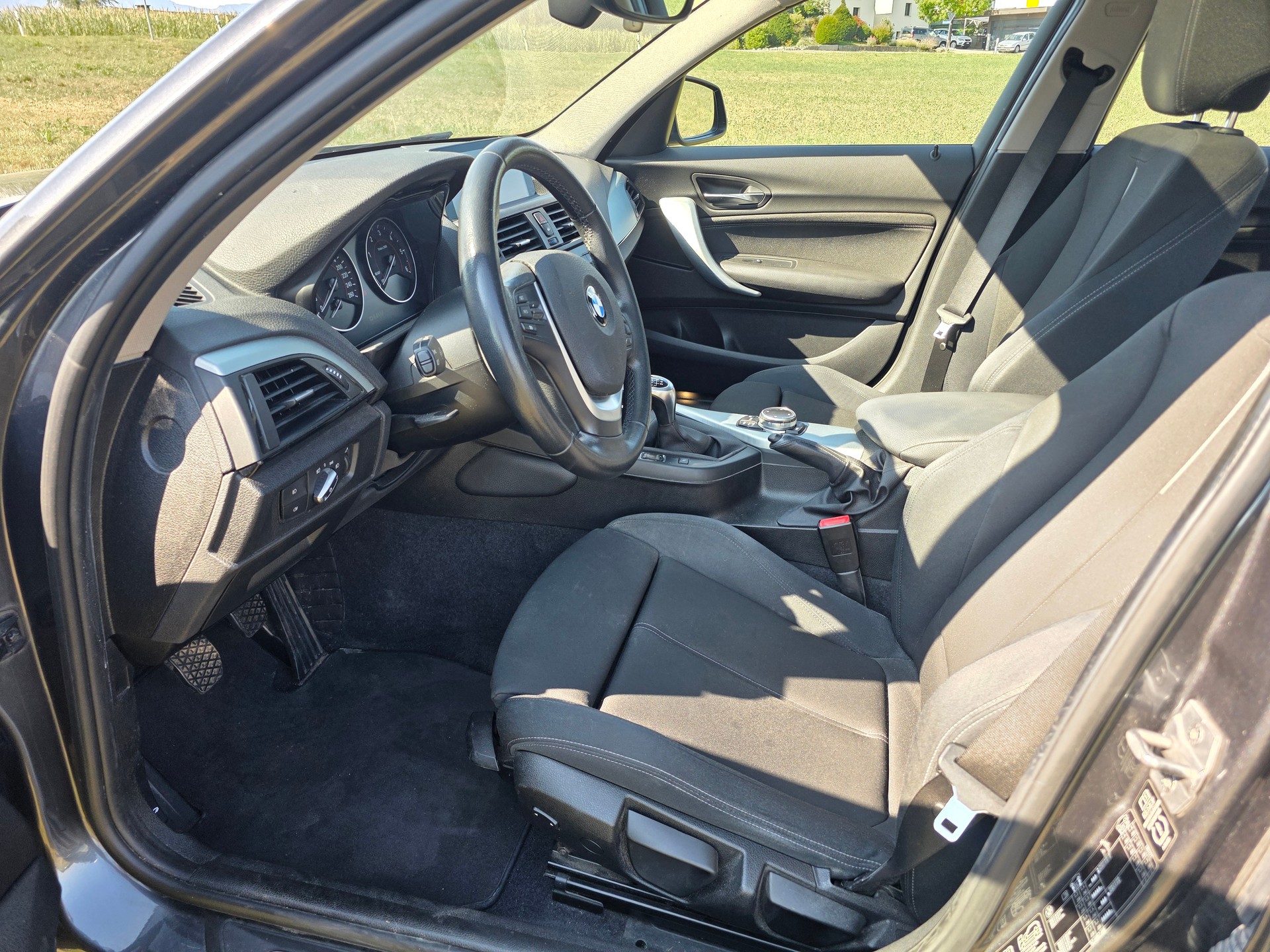 BMW 120d xDrive-image-4