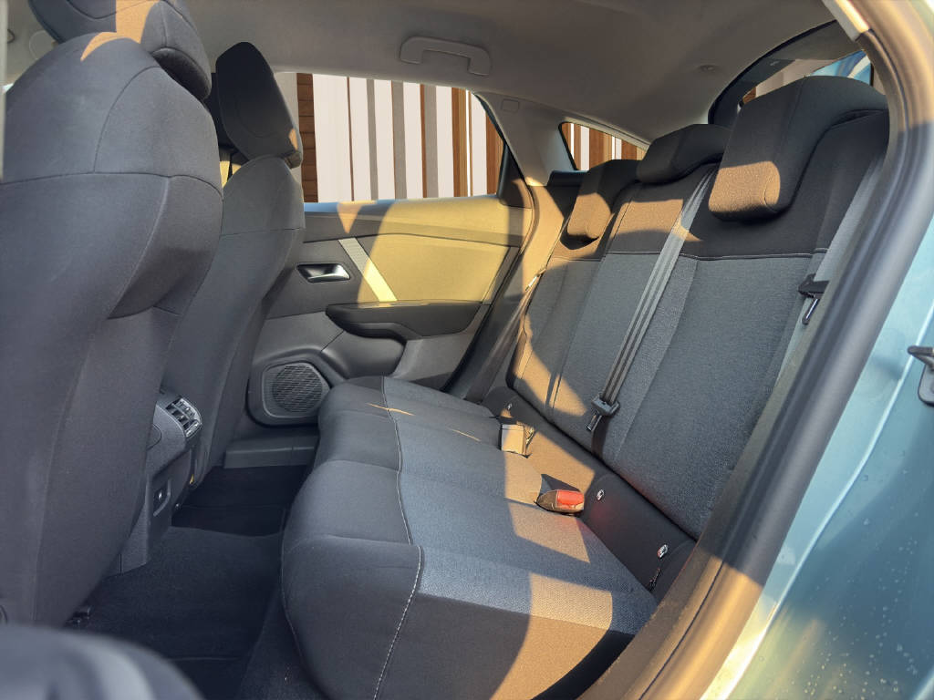 CITROEN C4 1.2 PureTech Swiss Edition-image-12