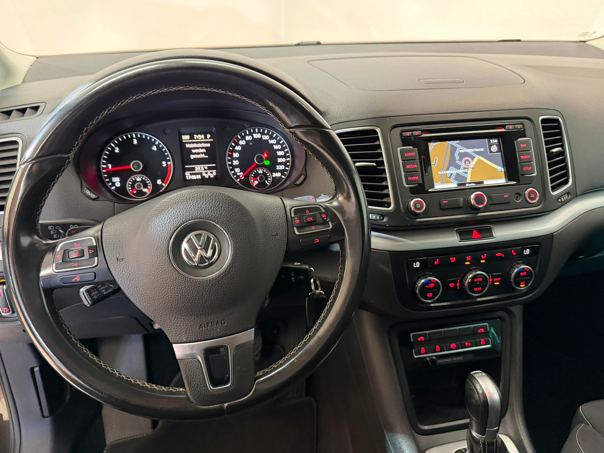 VW Sharan 2.0 TDI BlueMotion Technology Cup DSG-image-6