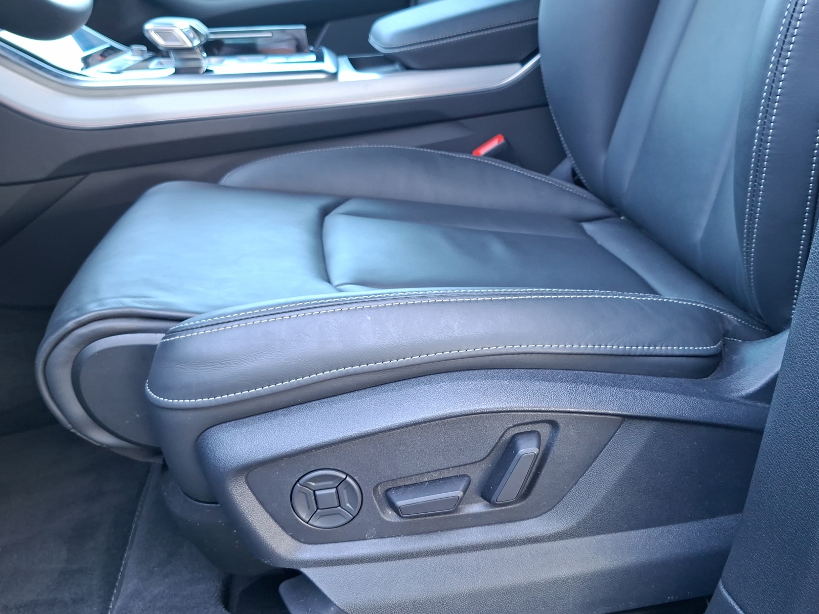 AUDI Q8 SUV TDI quattro 210 kW tiptronic-image-15
