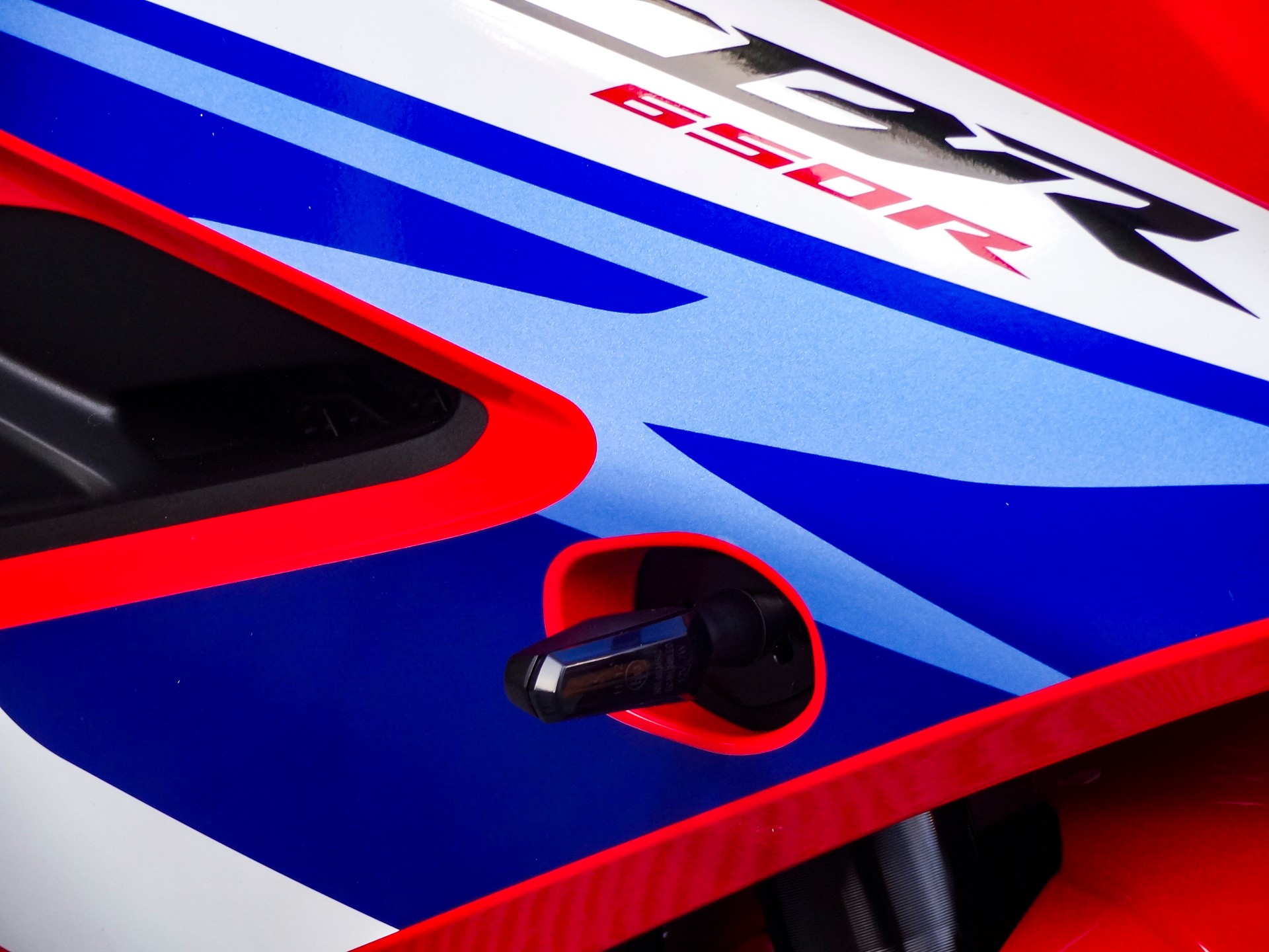 HONDA CBR 650 R-image-4