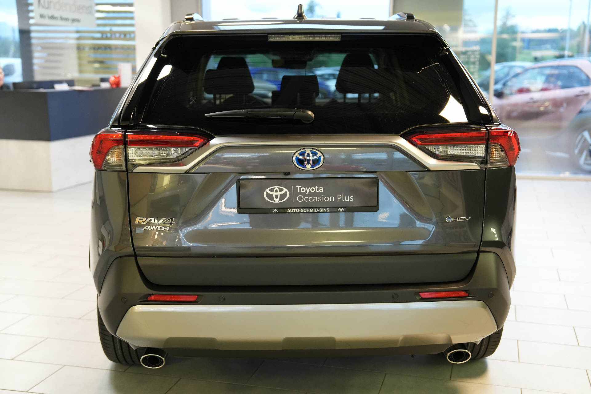 TOYOTA RAV-4 2.5 HEV Premium Luxury-showroom-element-3
