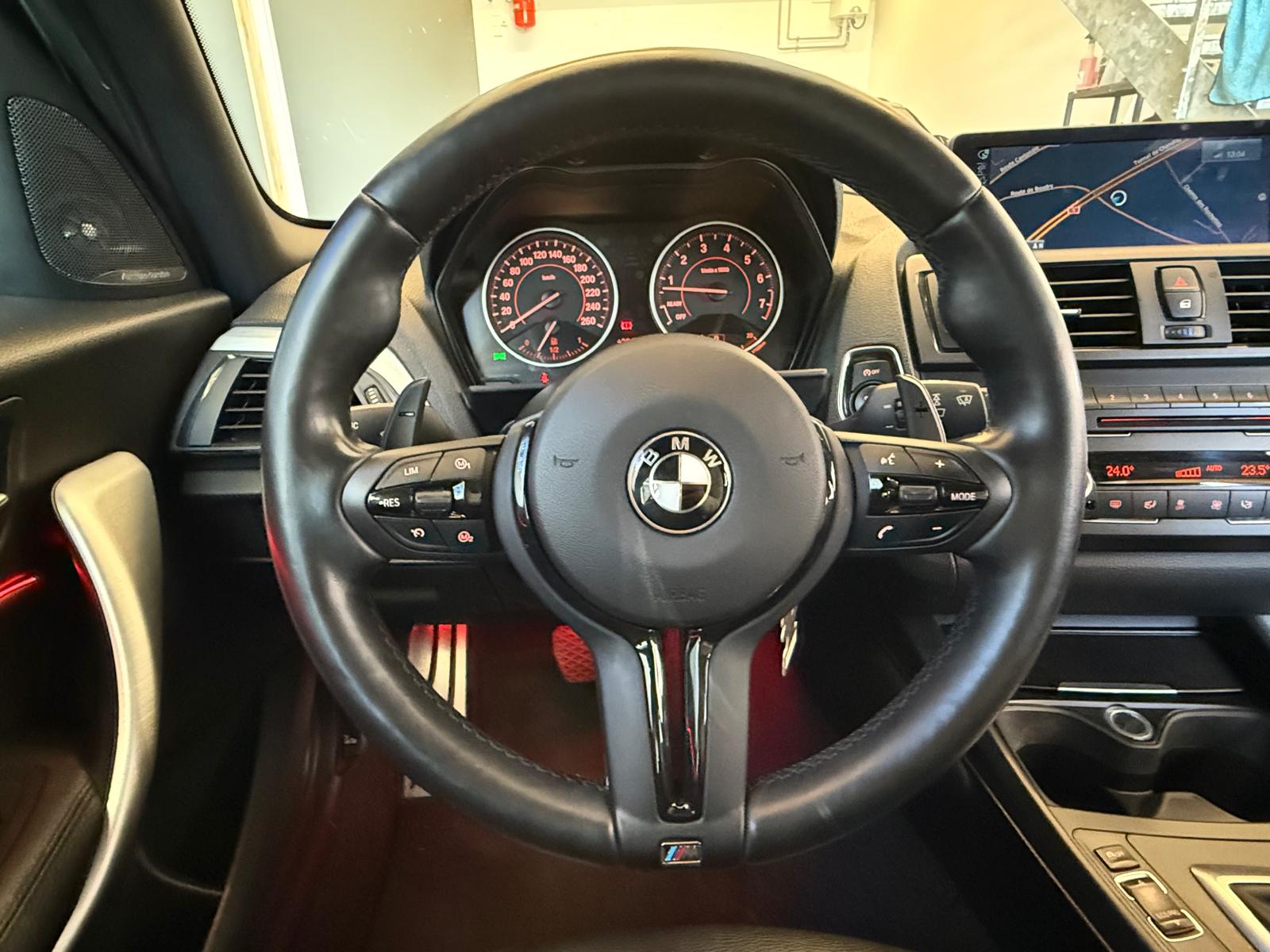 BMW M135i xDrive Steptronic-image-16