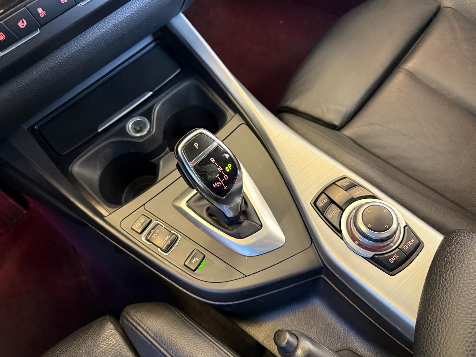 BMW M135i xDrive Steptronic-image-23