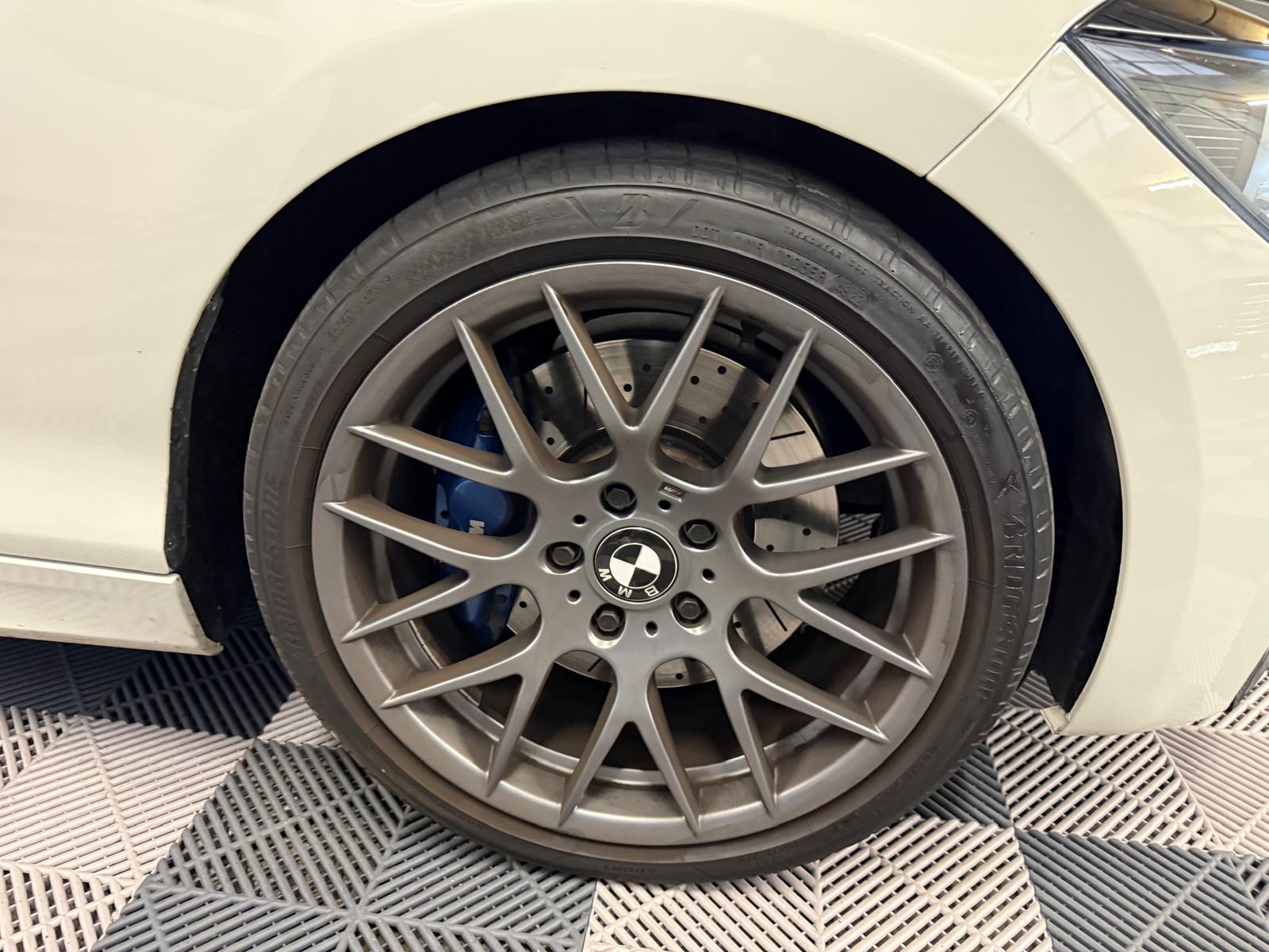 BMW M135i xDrive Steptronic-image-27