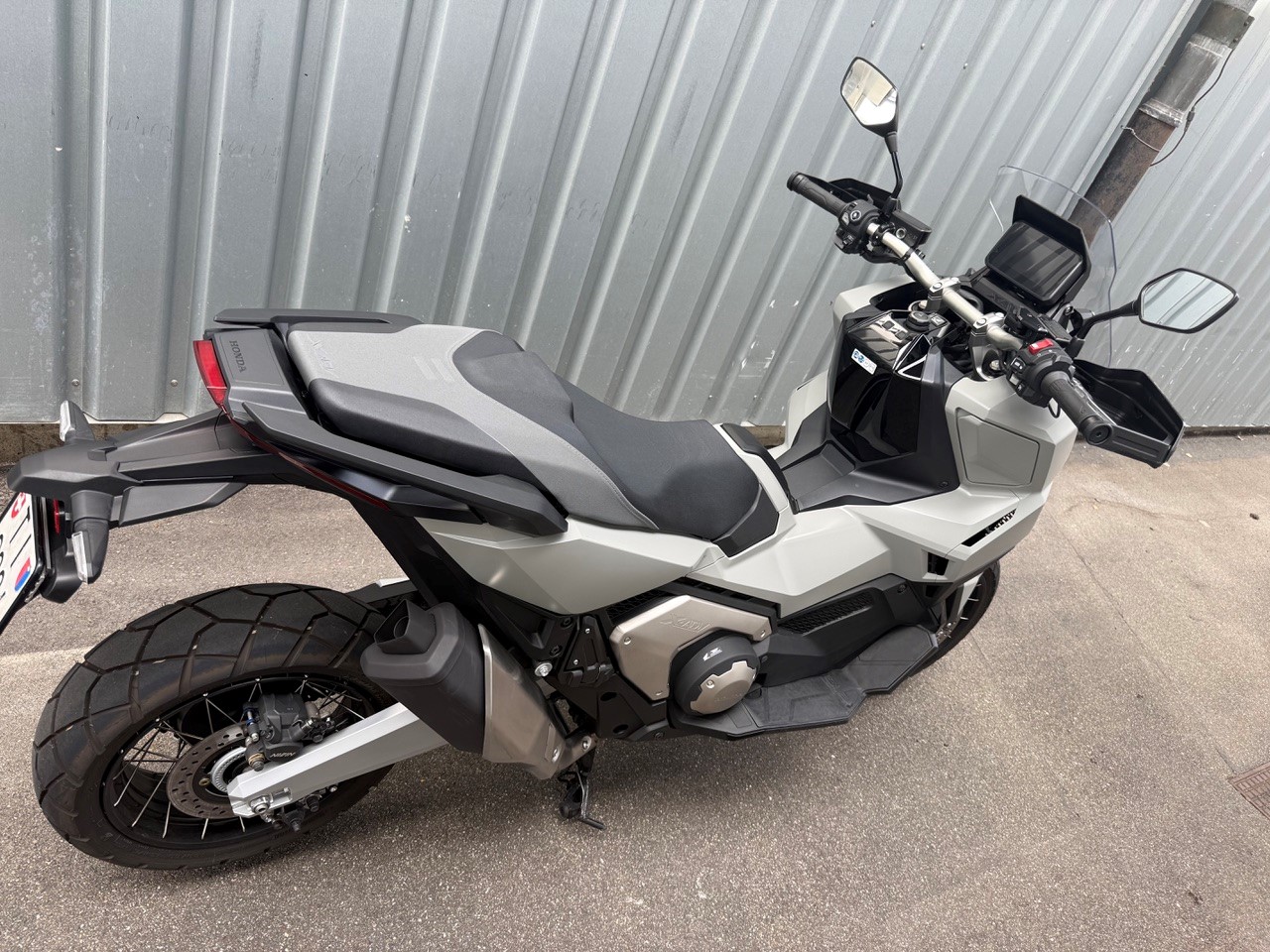 HONDA X-ADV 750-image-4