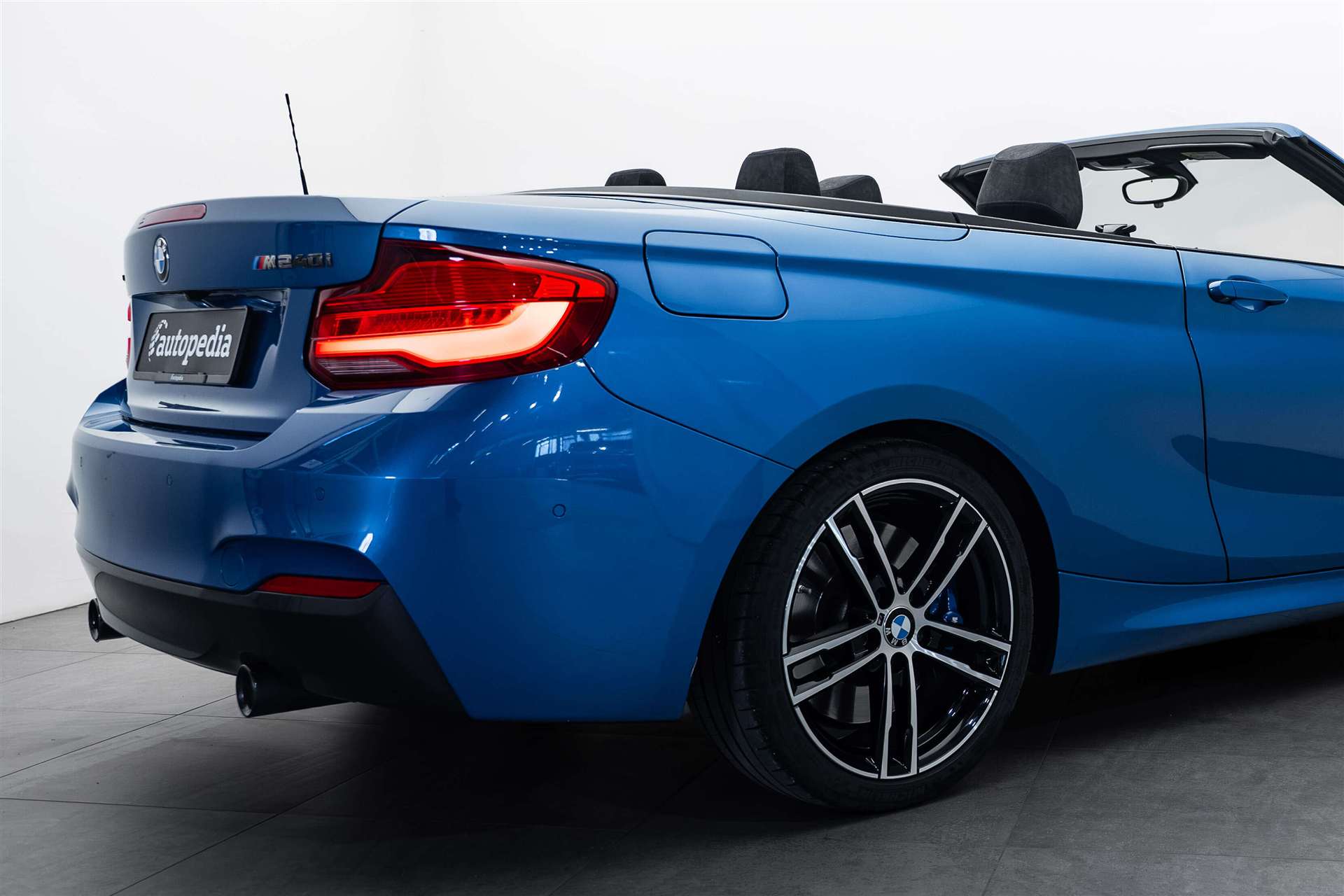 BMW BMW M240i xDrive Steptronic-image-5