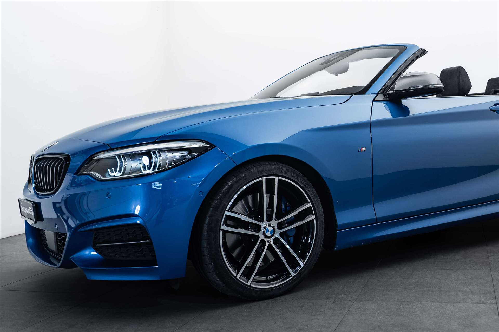 BMW BMW M240i xDrive Steptronic-showroom-element-1