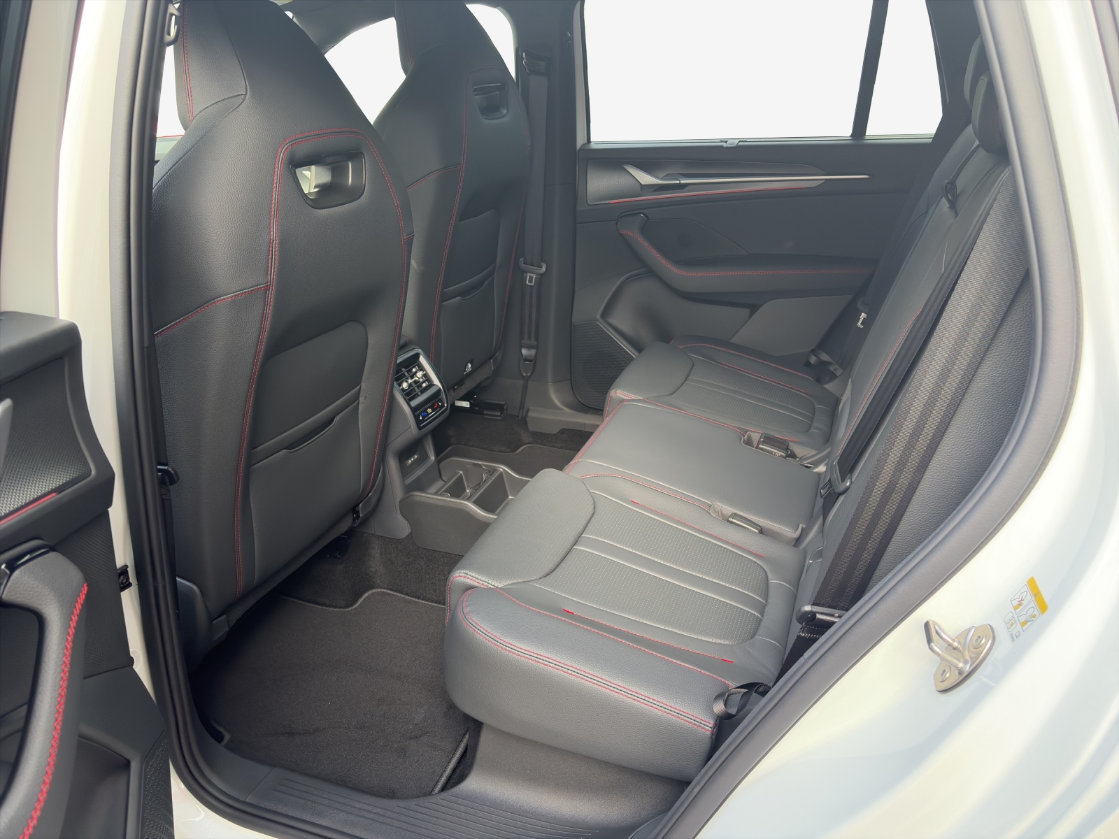 SKODA Kodiaq 2.0 TSI RS 4x4-image-11