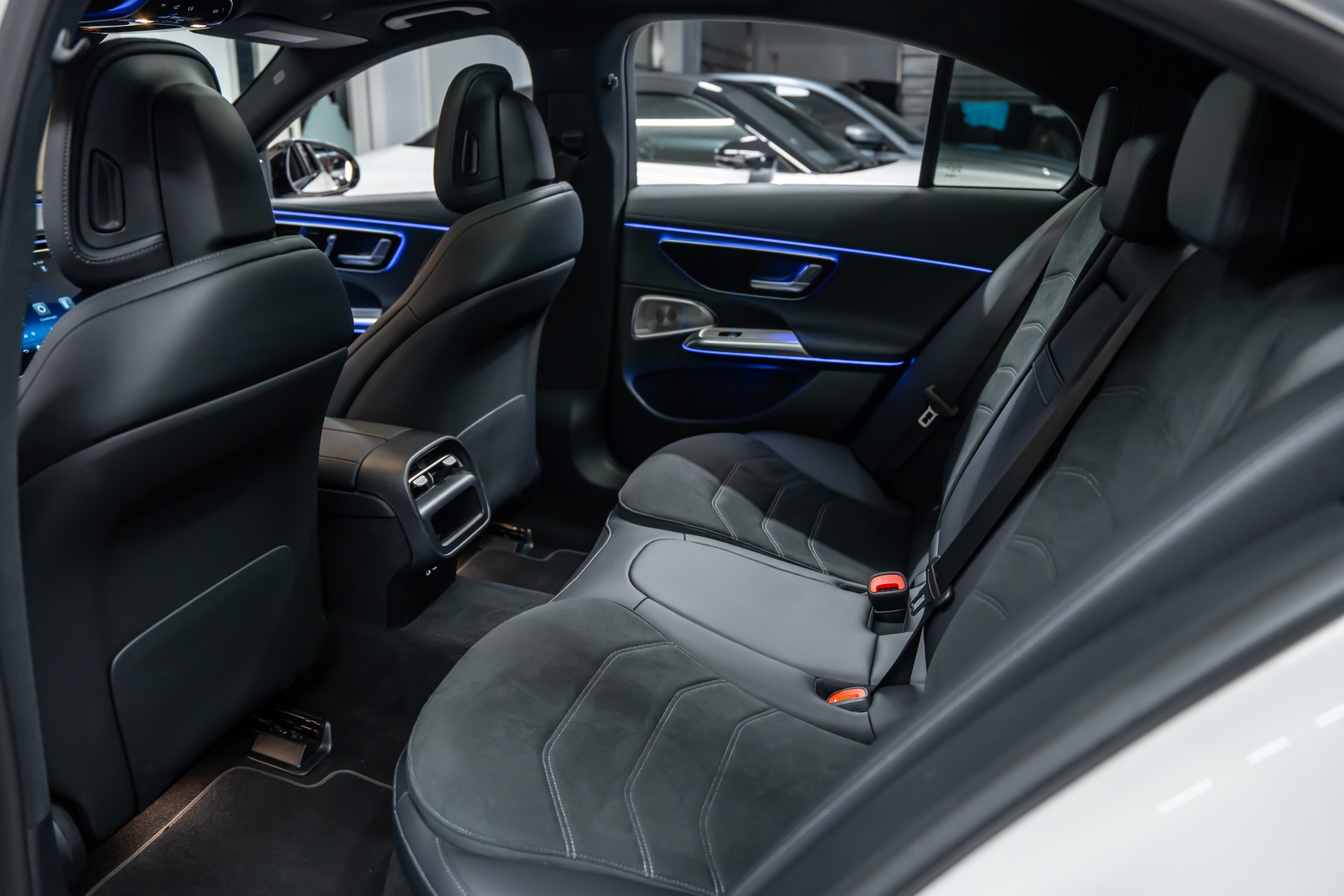 MERCEDES-BENZ E 450 d 4Matic 9G-Tronic *Hyper-Screen*Iconic-Glow*Panorama*Burmester-4D*-image-14