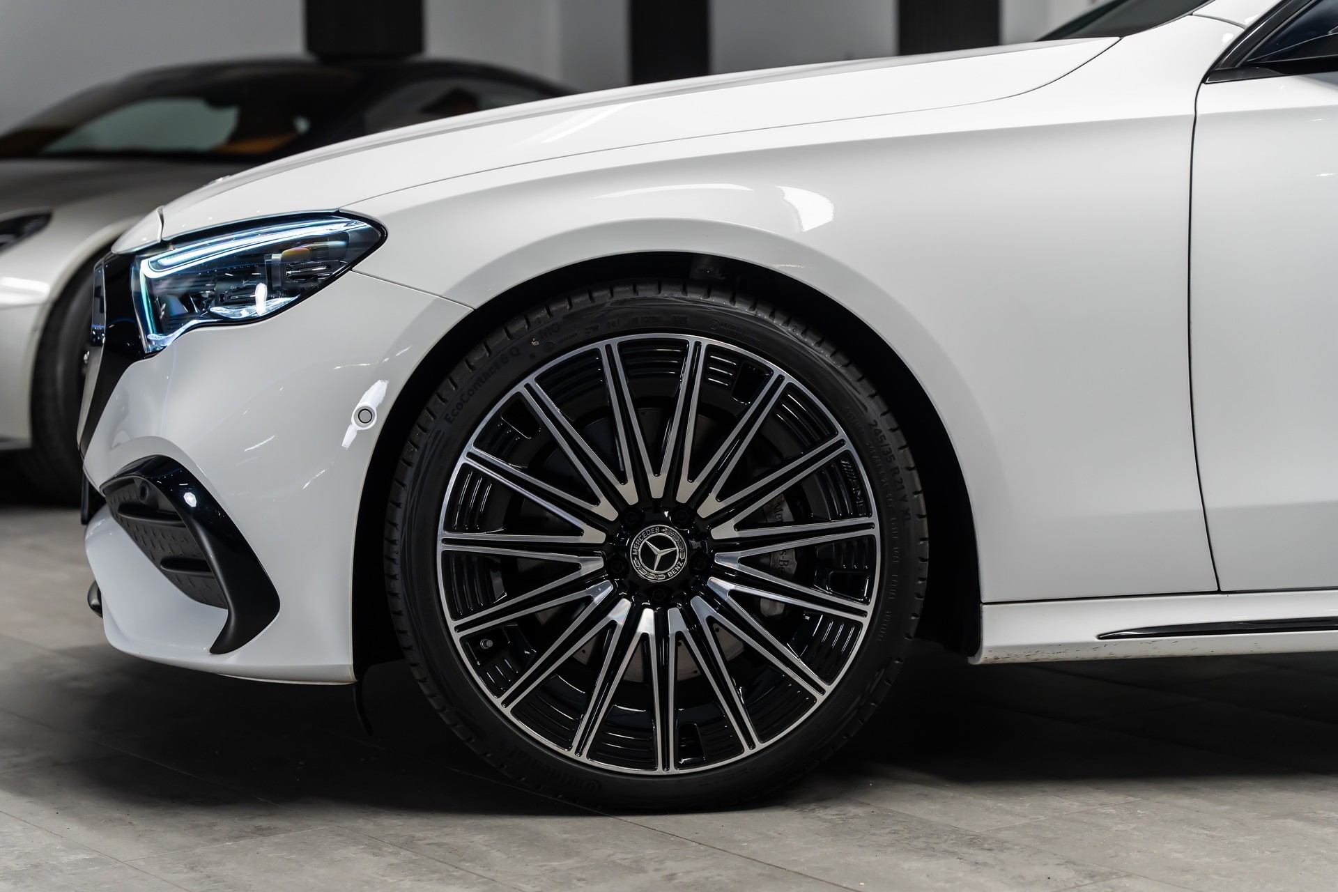 MERCEDES-BENZ E 450 d 4Matic 9G-Tronic *Hyper-Screen*Iconic-Glow*Panorama*Burmester-4D*-image-4