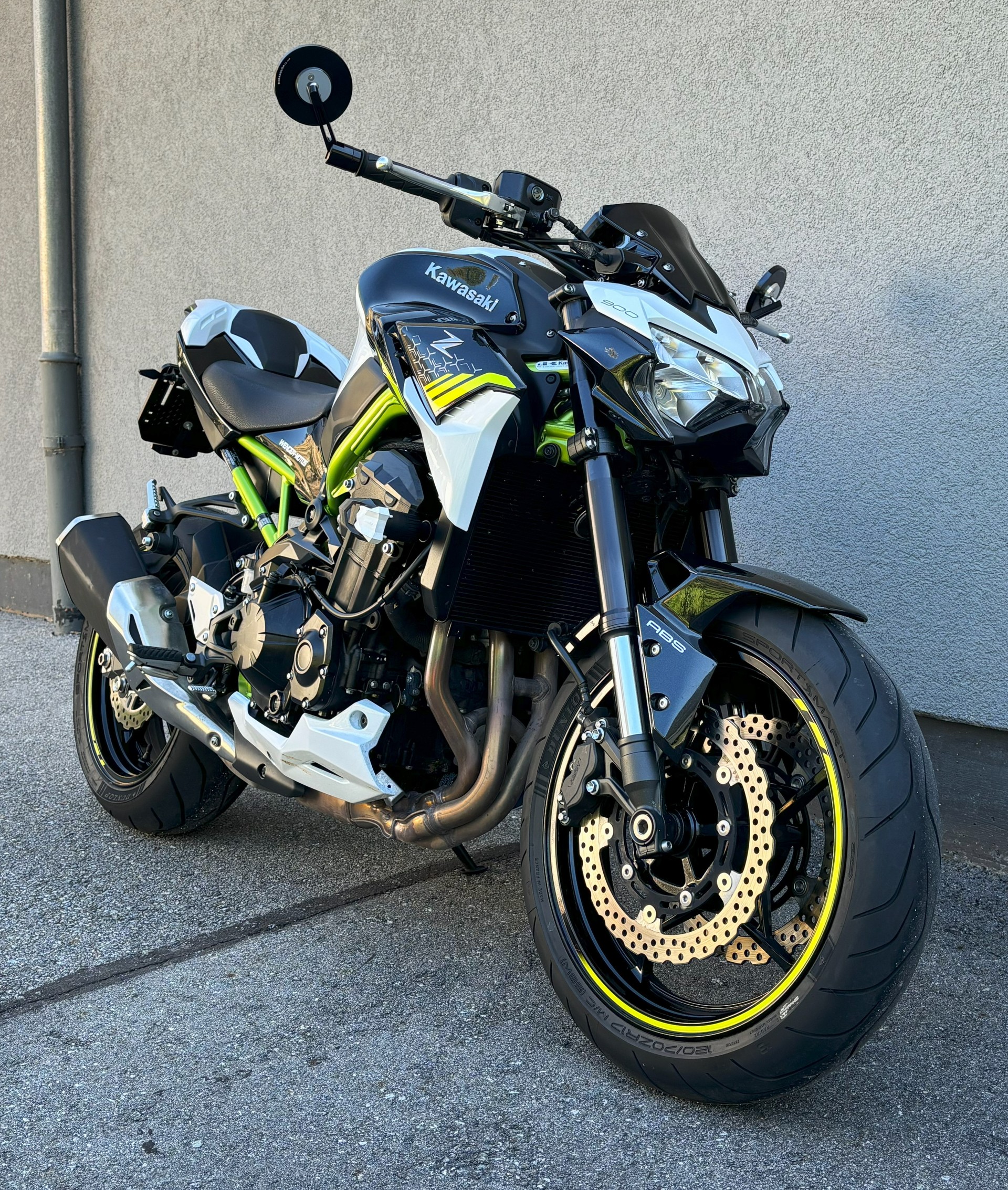 KAWASAKI Z 900-image-1