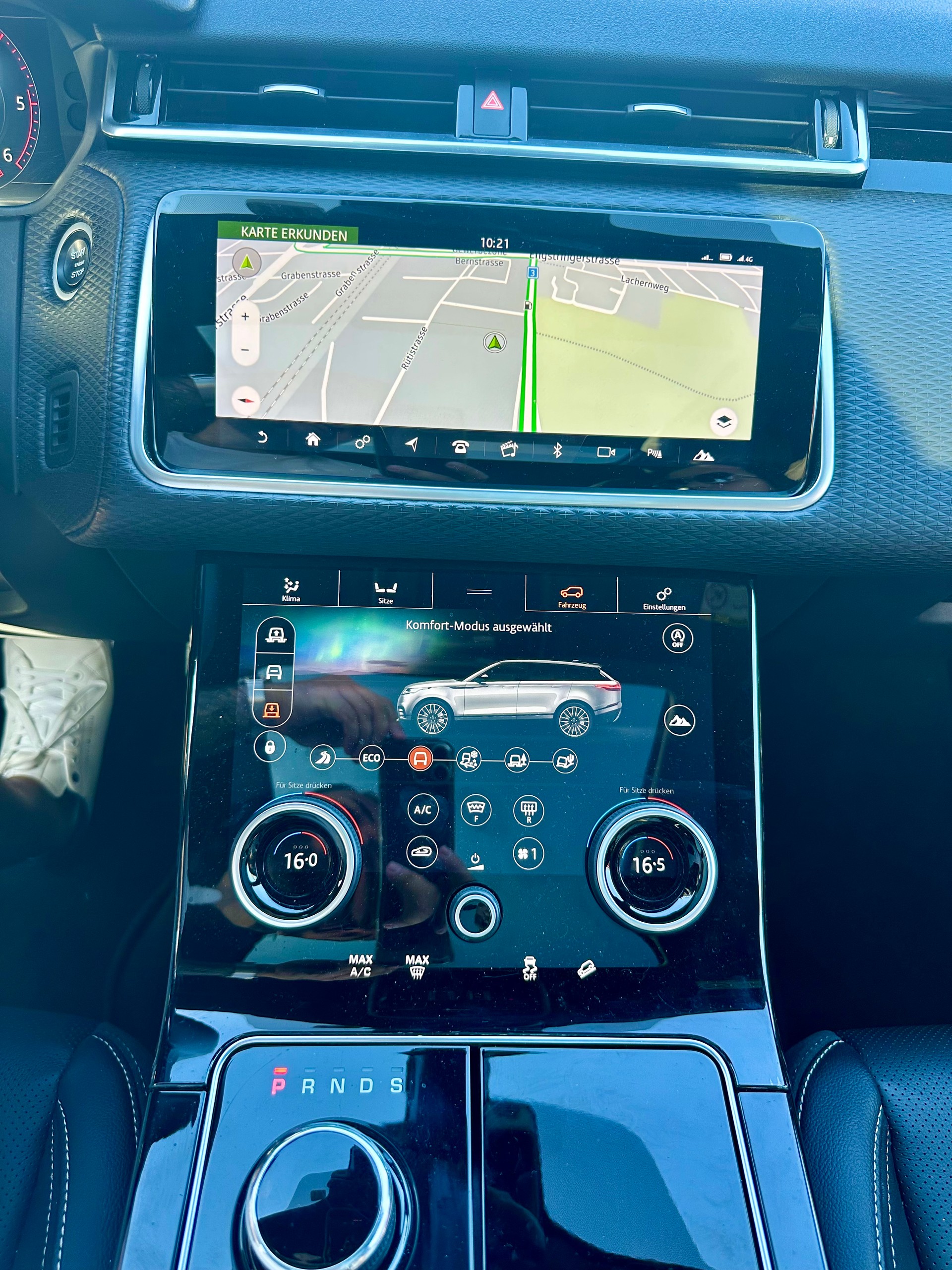 LAND ROVER Range Rover Velar R-Dynamic D 300 Automatic-image-3