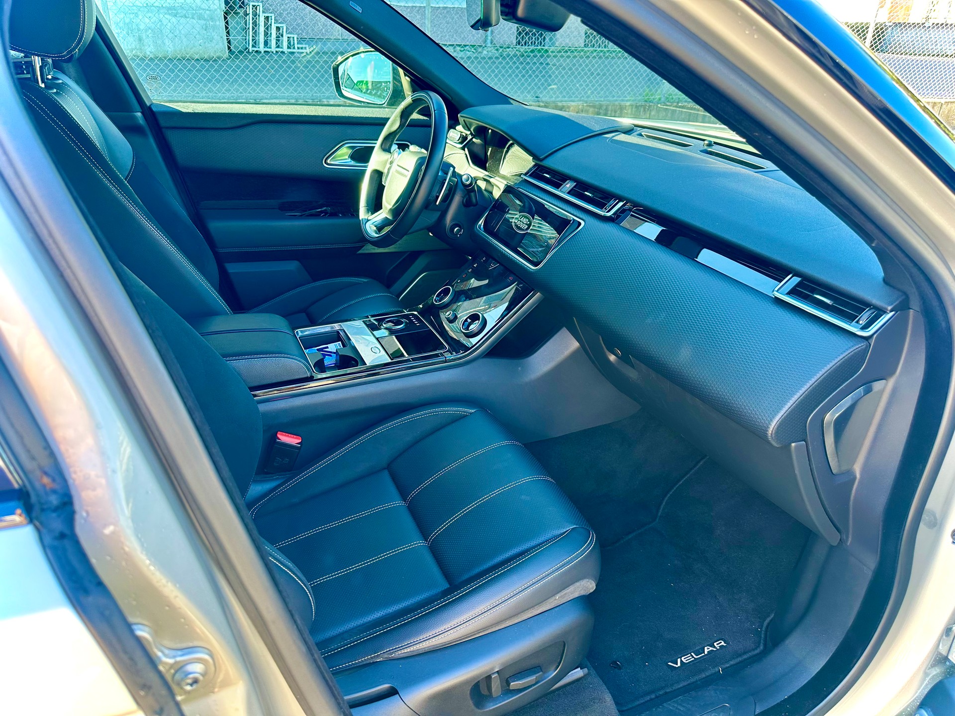 LAND ROVER Range Rover Velar R-Dynamic D 300 Automatic-image-6