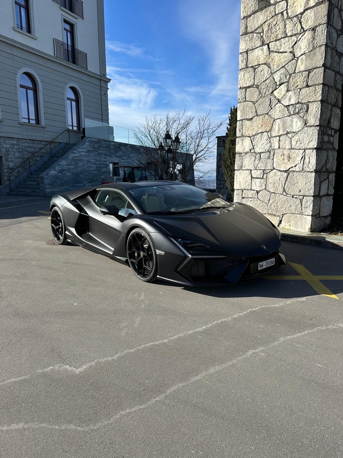 LAMBORGHINI REVUELTO-image-5