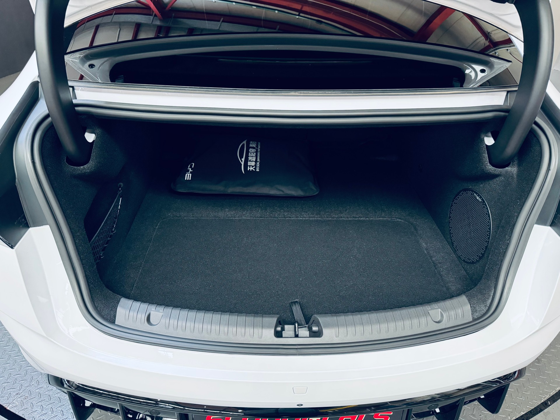 BYD Seal 82,2 kWh Excellence AWD-image-11