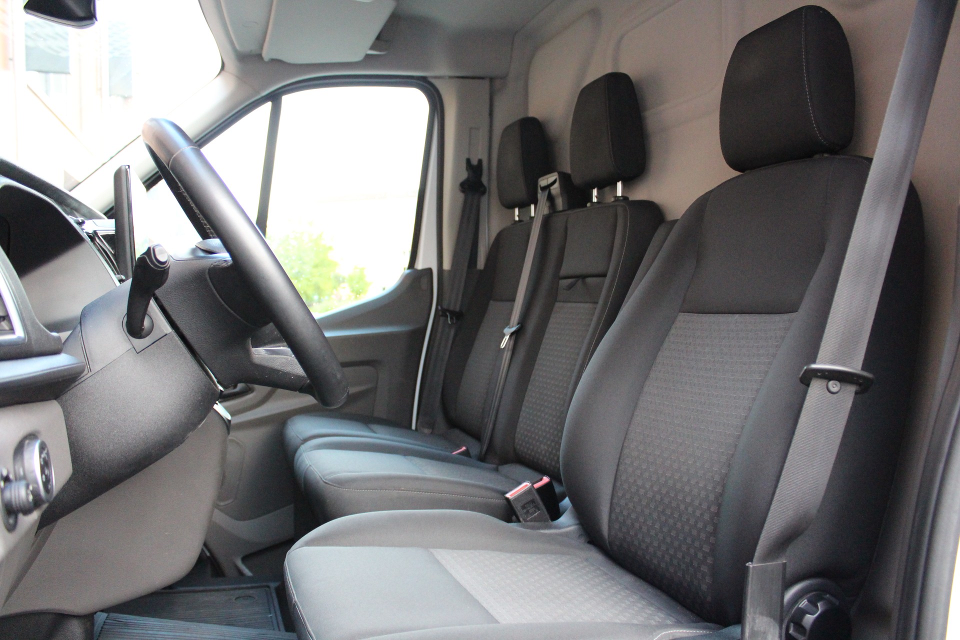 FORD Ford E-Transit Van 350 L2 Trend RWD 68kWh - "Garantie 7 ans / 150'000 km * Pack Led * Rabais Taxe Automobiles"-image-14