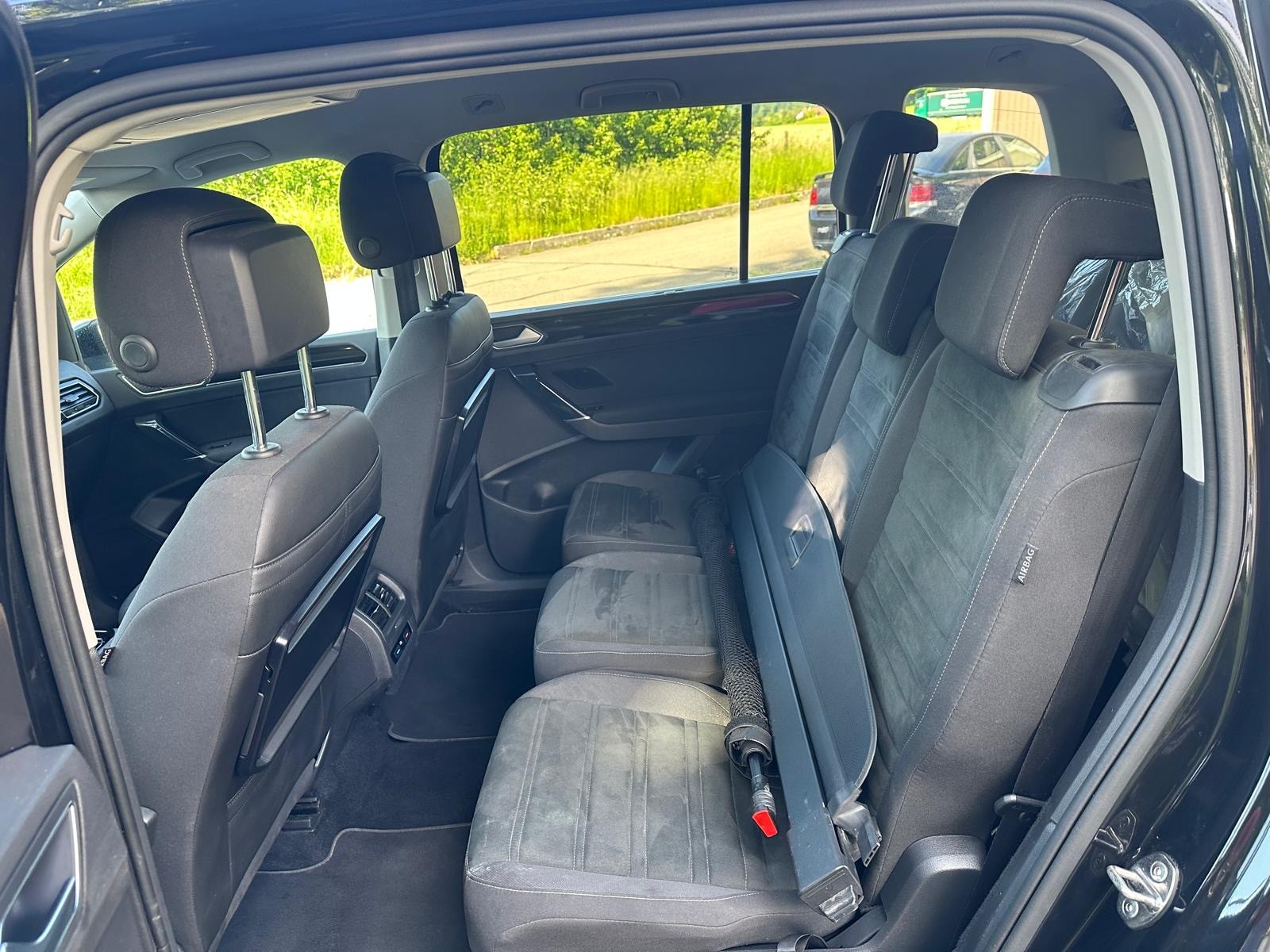 VW Touran 1.8 TSI BlueMotion Technology Highline DSG-image-9