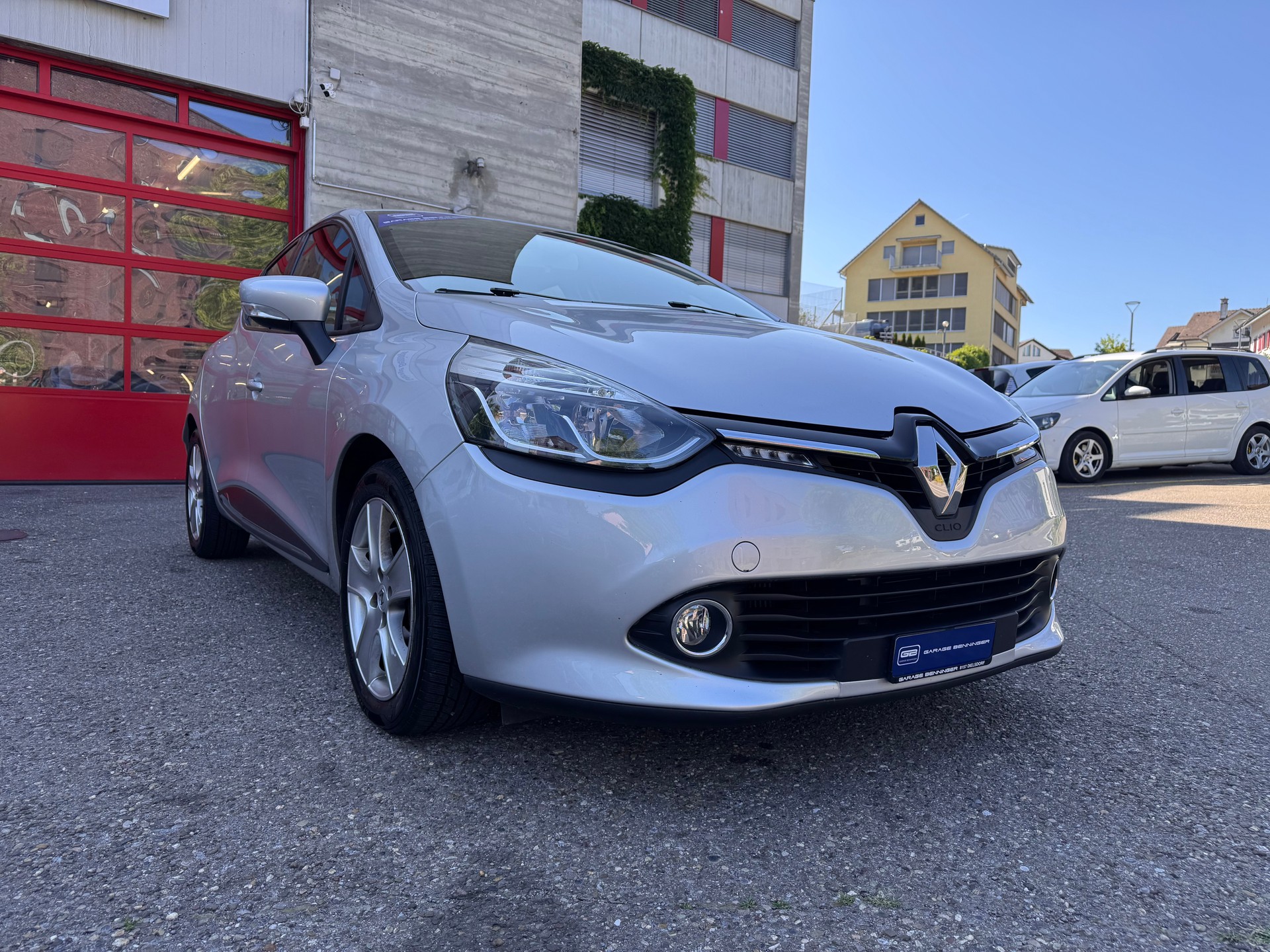 RENAULT Clio 1.2 16V T Swiss Edition EDC-image-6
