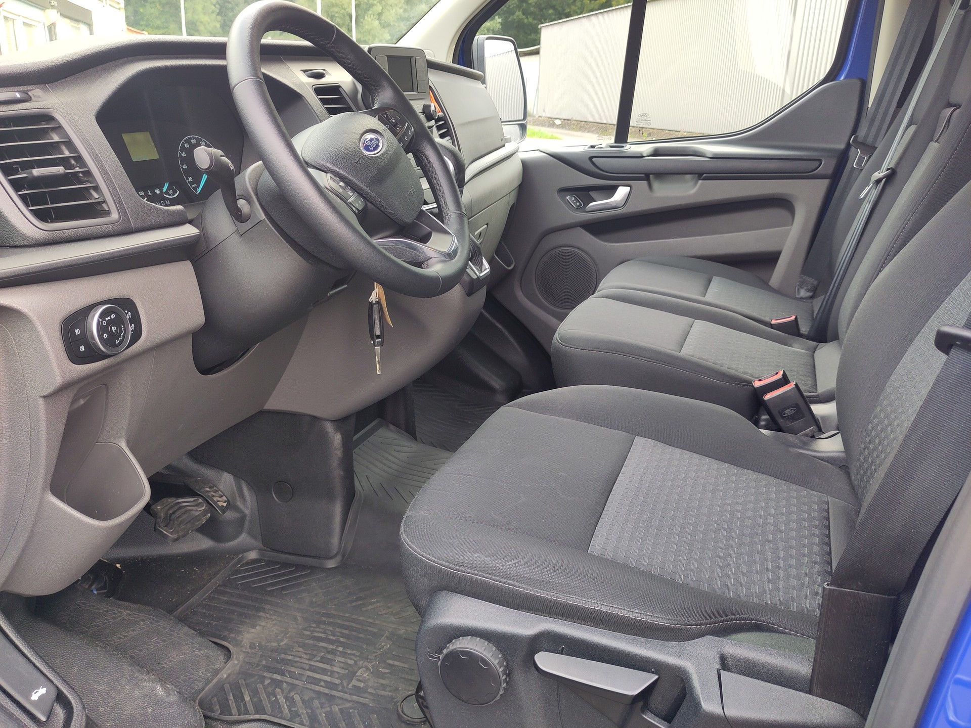 FORD Transit Custom 320 L1H1 Trend A-image-3