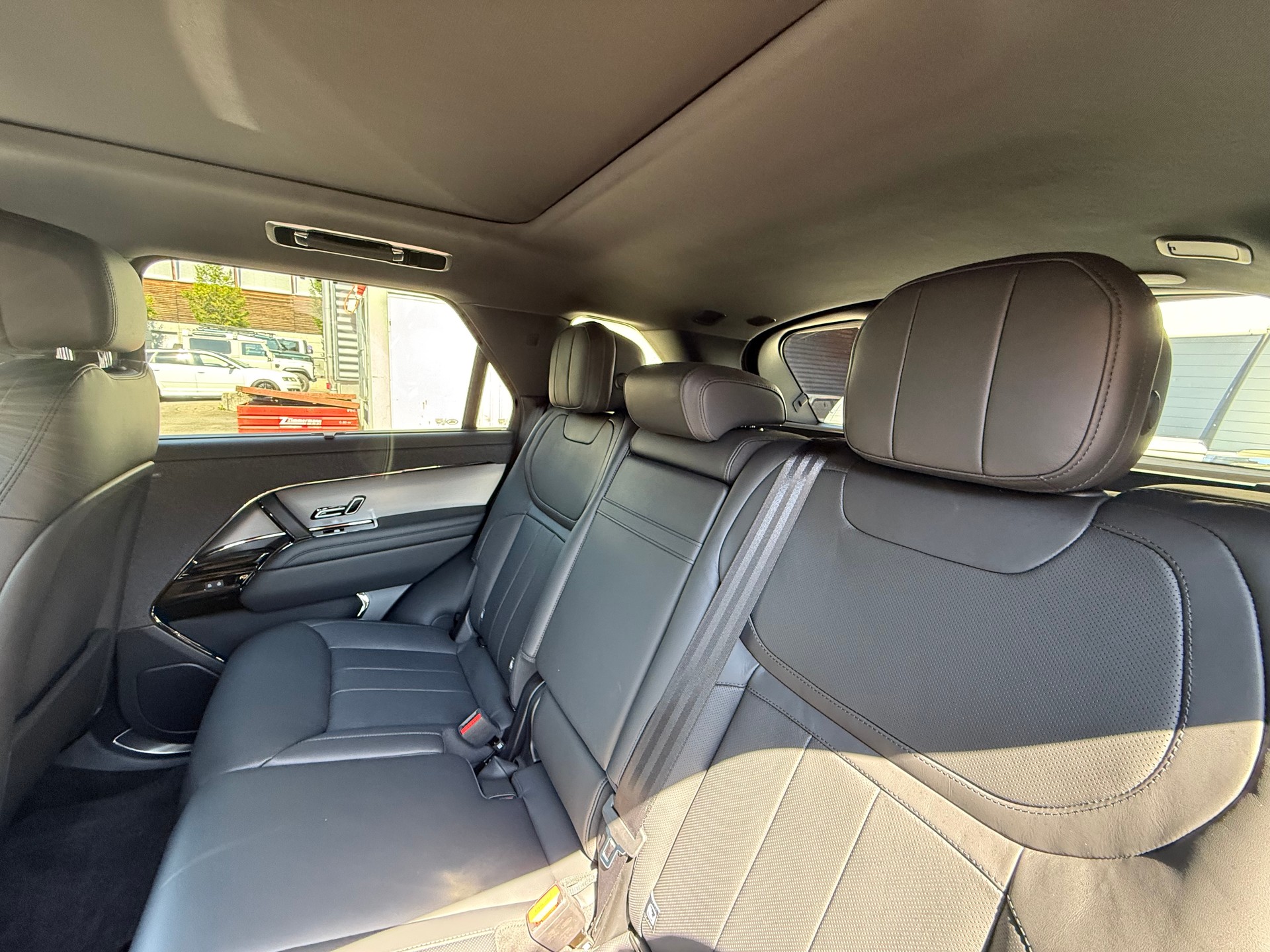 LAND ROVER Range Rover Sport D300 3.0 TD6 MHEV Dynamic SE Automatic-image-13