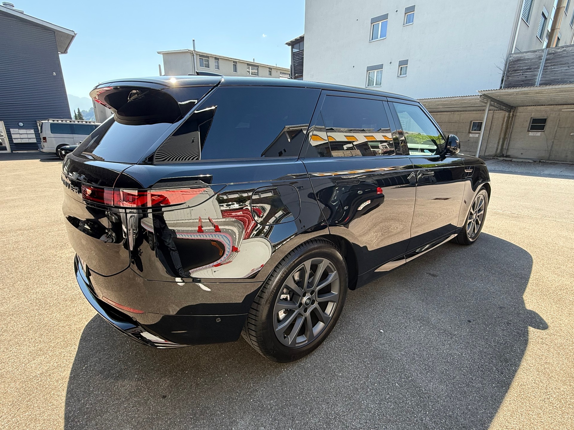 LAND ROVER Range Rover Sport D300 3.0 TD6 MHEV Dynamic SE Automatic-image-4
