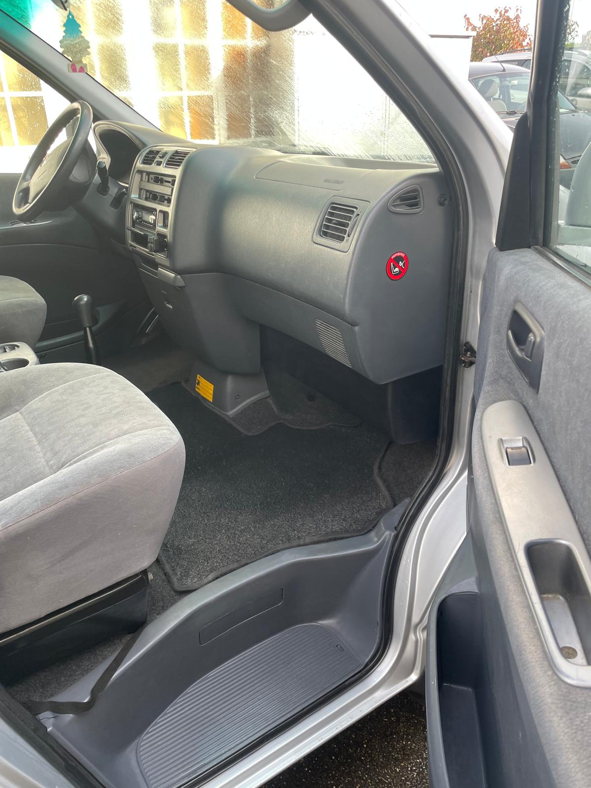 TOYOTA Hiace D-4D Wagon SWB-image-8