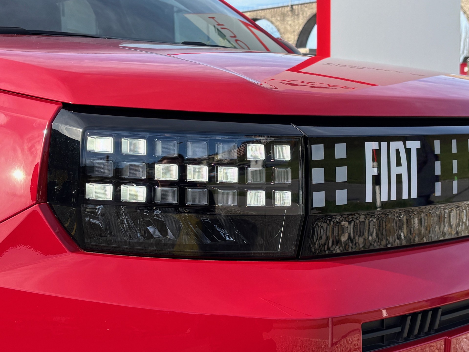 FIAT Grande Panda Elektro Red-image-3