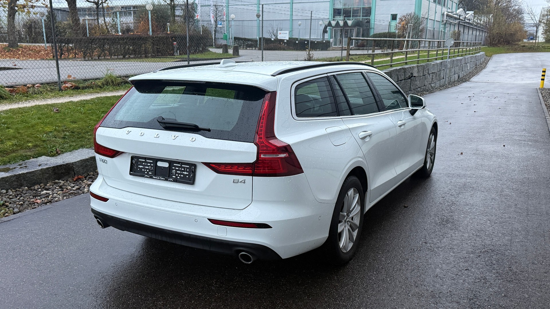 VOLVO V60 B4 Diesel Mild Hybrid **FRISCH AB MFK**-image-4
