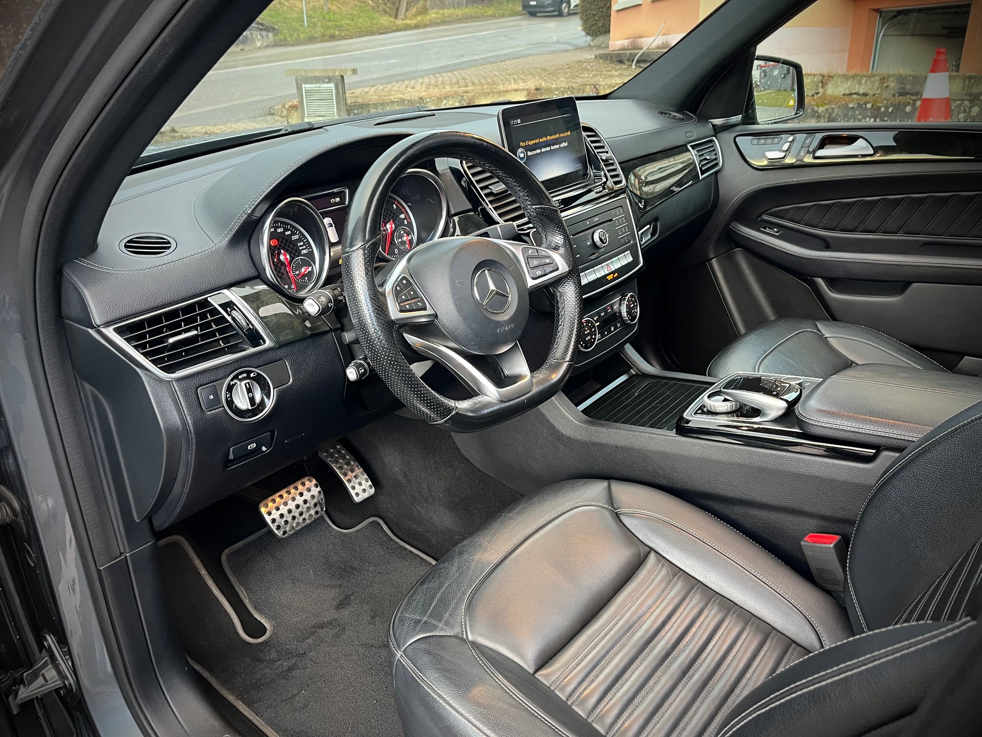 MERCEDES-BENZ GLE 350 d Executive 4Matic 9G-Tronic-image-6